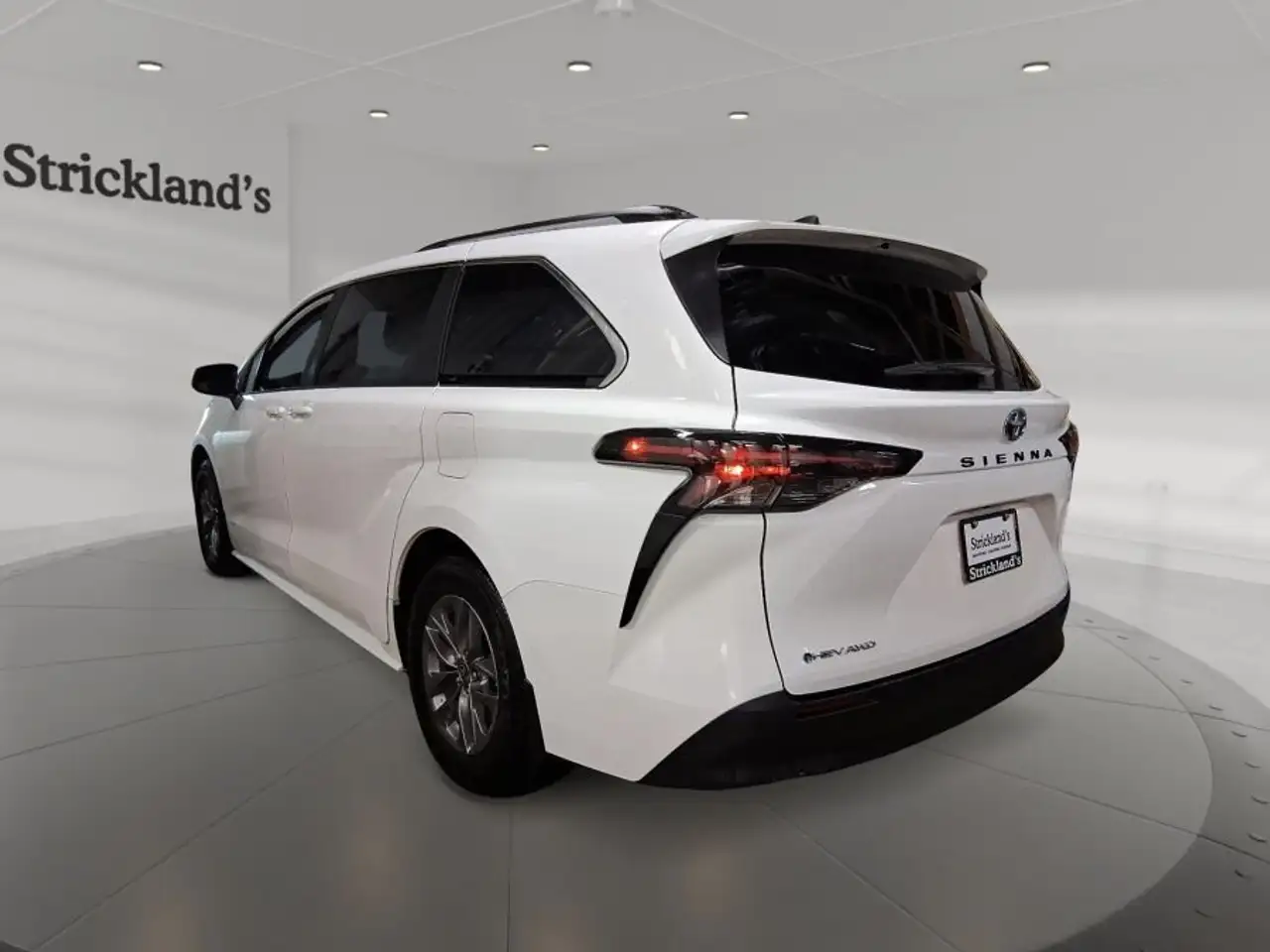 Toyota Sienna снимка Toyota Sienna