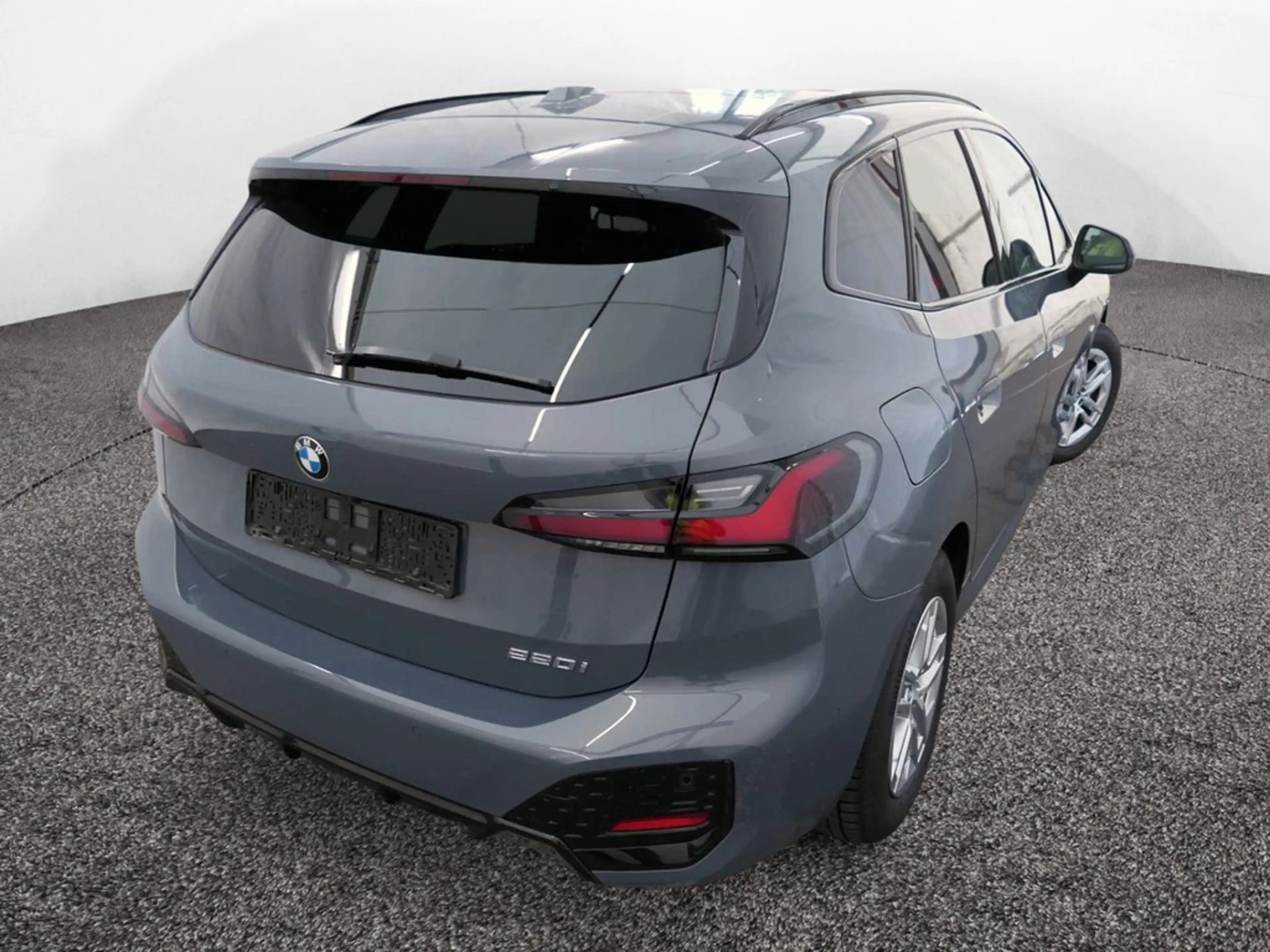 BMW 220 i Active Tourer M-Sport PANO+AHK+HUD+360°K — photo 3