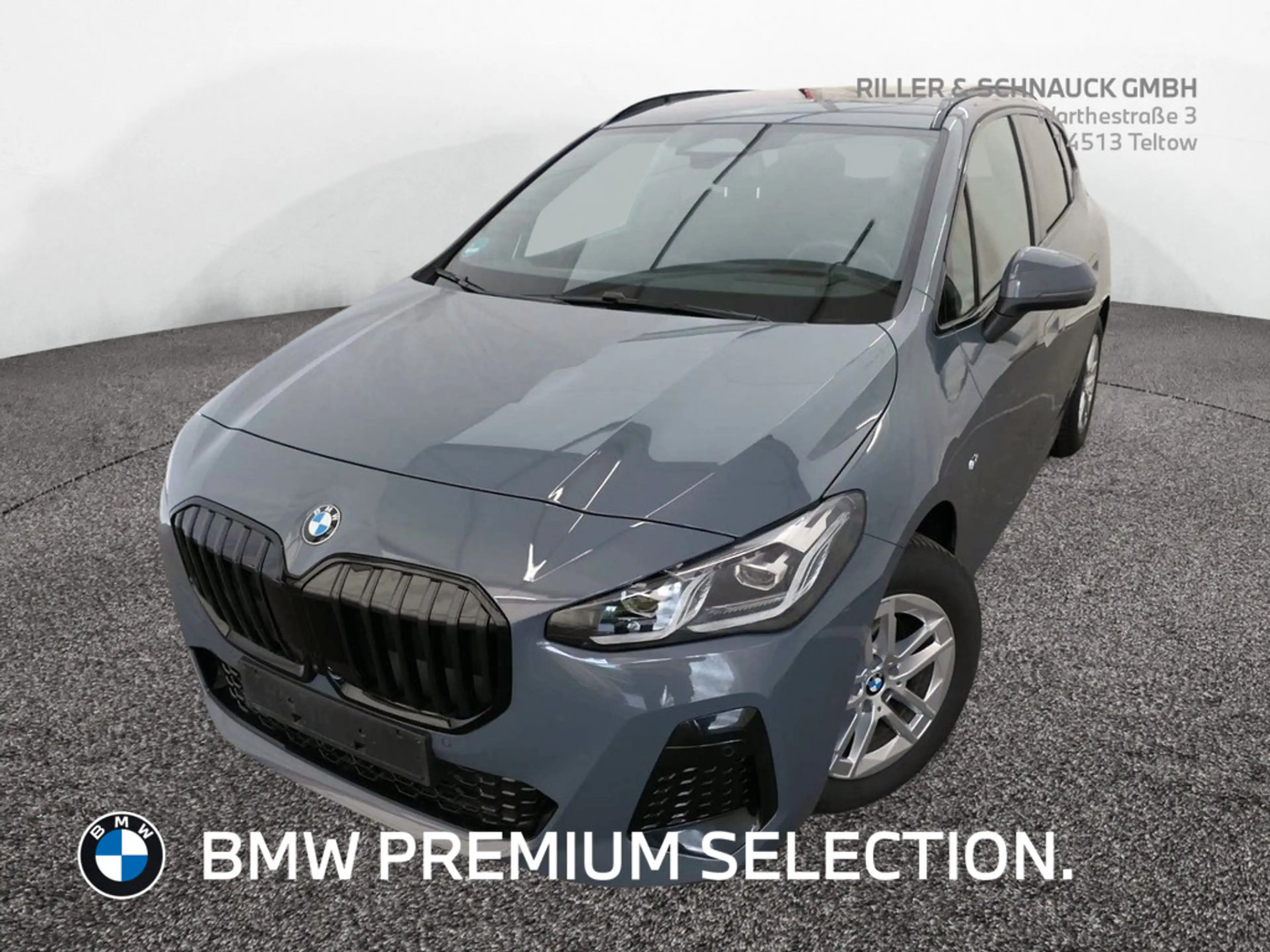 BMW 220 i Active Tourer M-Sport PANO+AHK+HUD+360°K