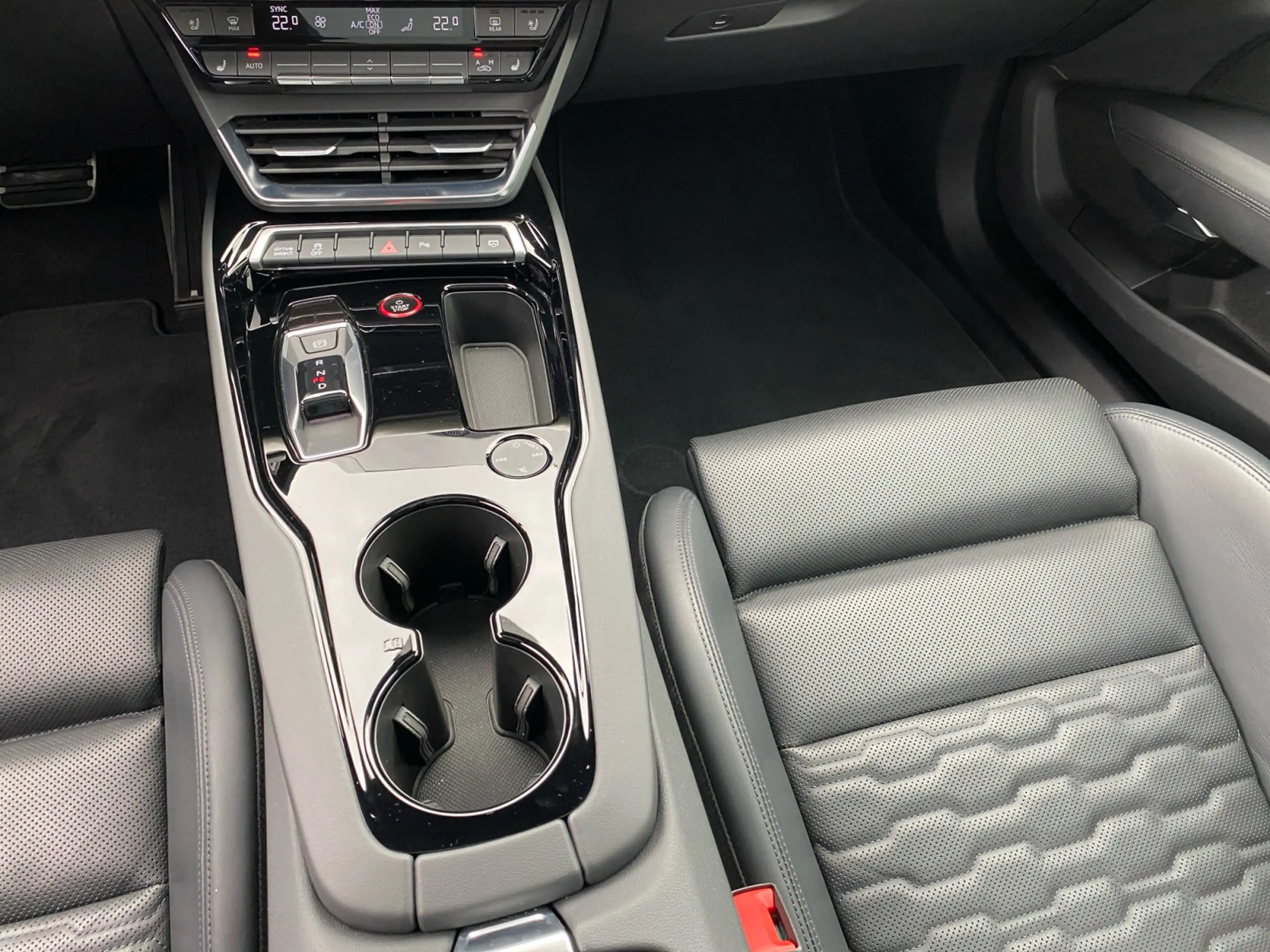 Audi e-tron GT e-tron GT RS quattro S-trc HUD CAM Matrix Optik- — photo 8