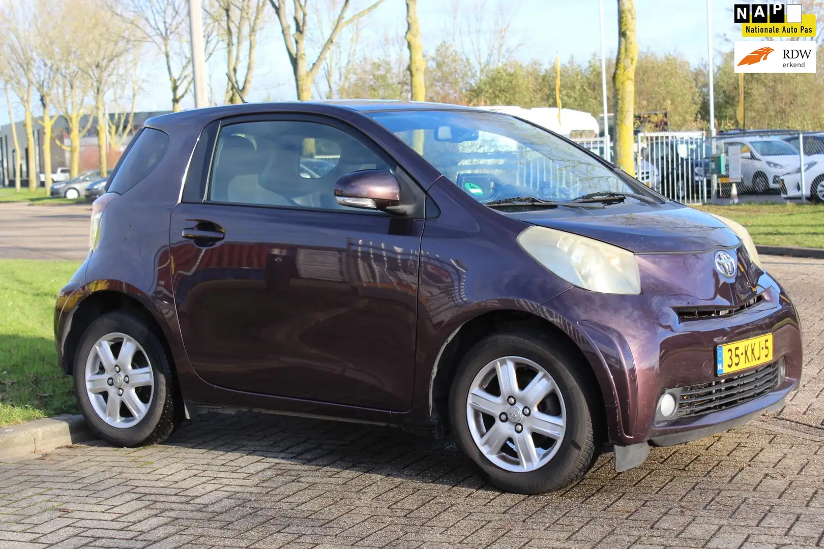 Toyota iQ 1.0 VVTi Aspiration / NAVI / CARPLAY/CLIMA Mauve - 1