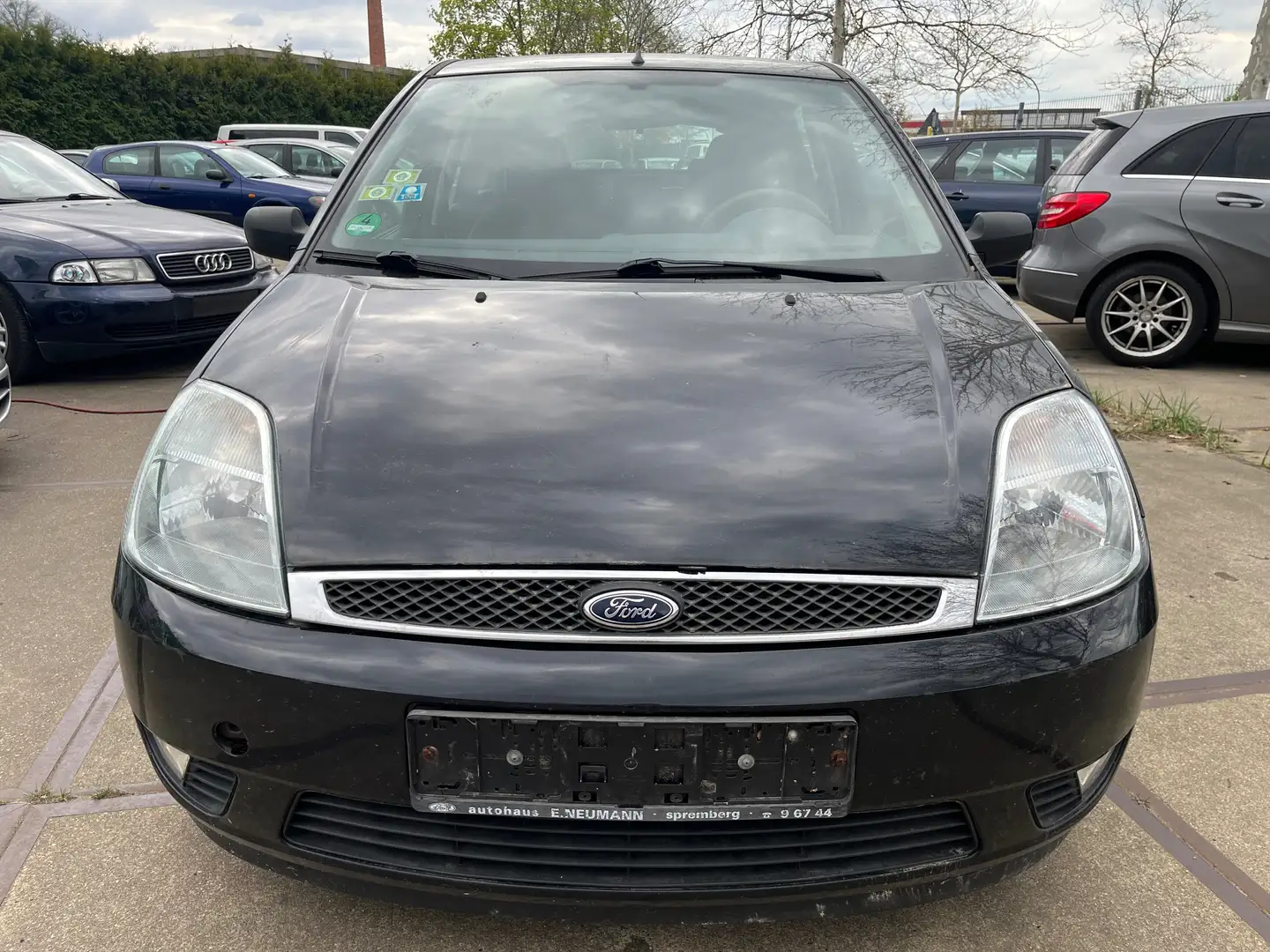 Ford Fiesta 1.4 Euro4 Ghia Klima 5-Türer *kein Tüv* Fekete - 2