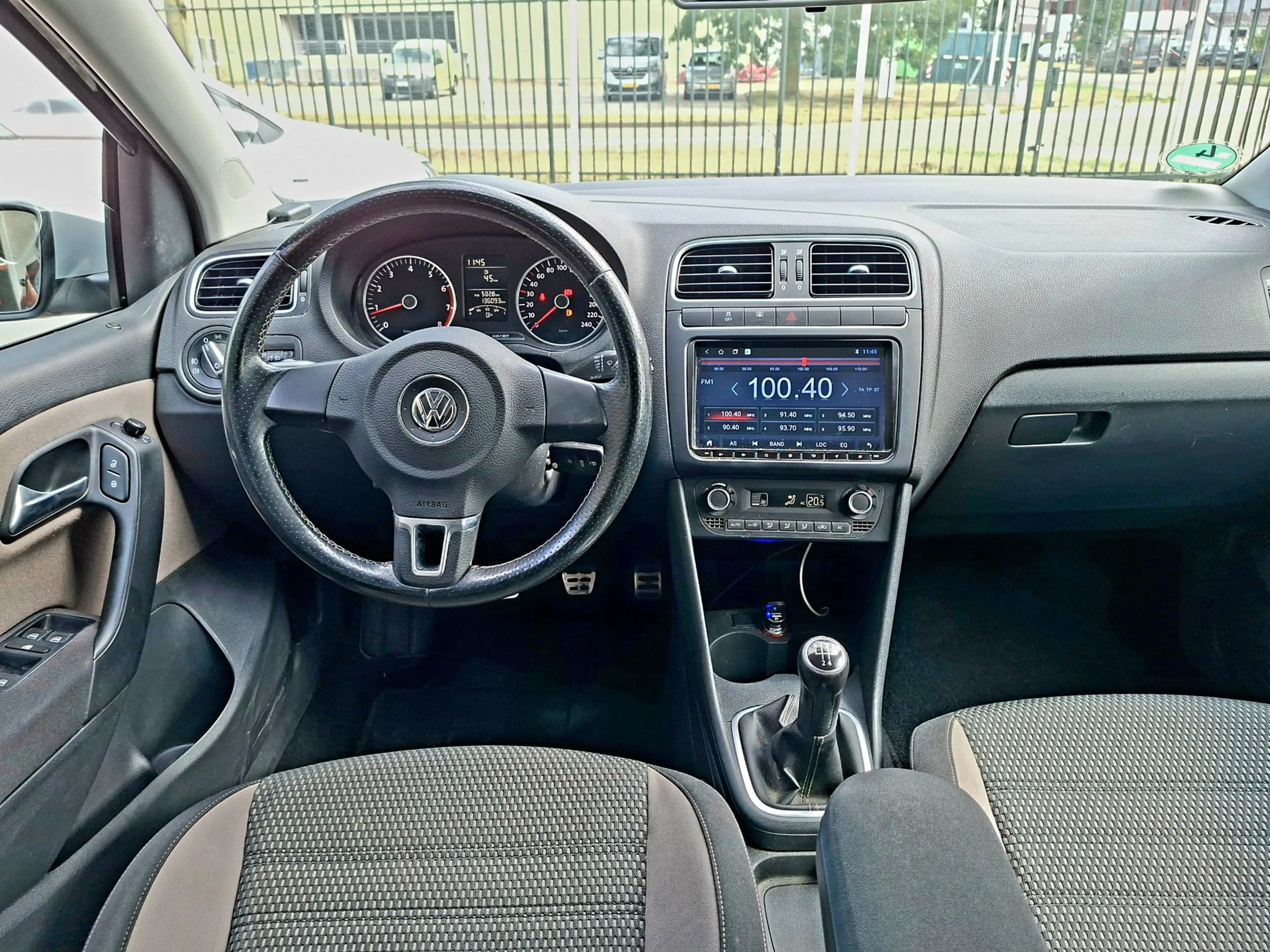 Volkswagen Polo Cross 1.2 TSI Clima Pdc Camera Cruise — photo 8