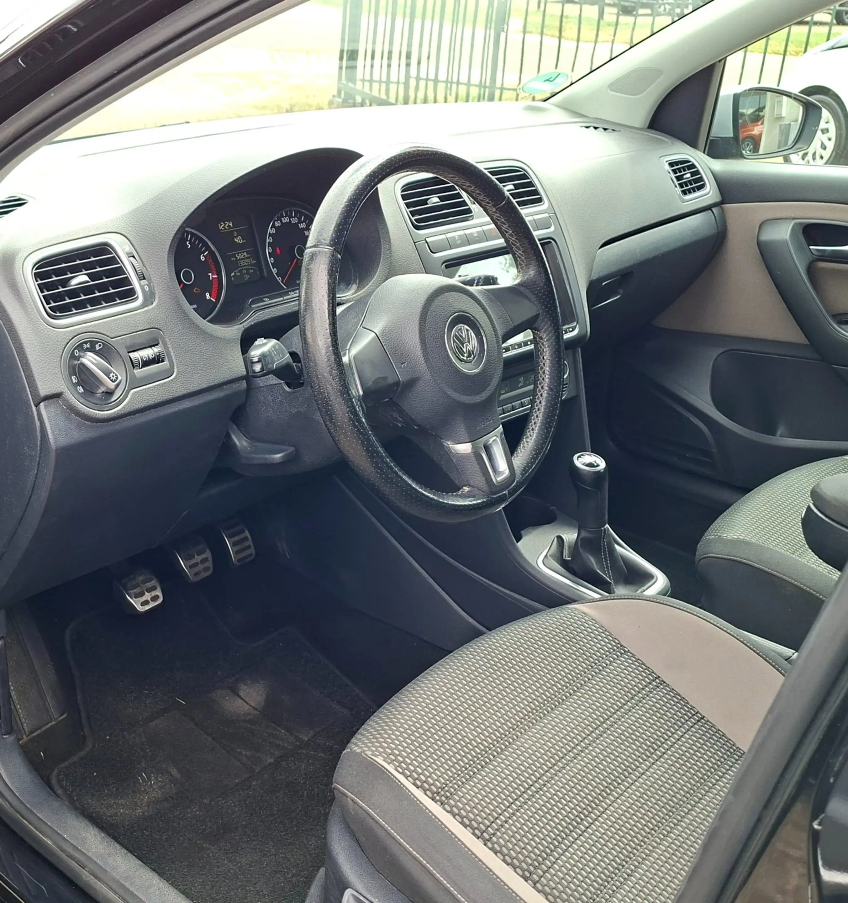 Volkswagen Polo Cross 1.2 TSI Clima Pdc Camera Cruise — photo 6