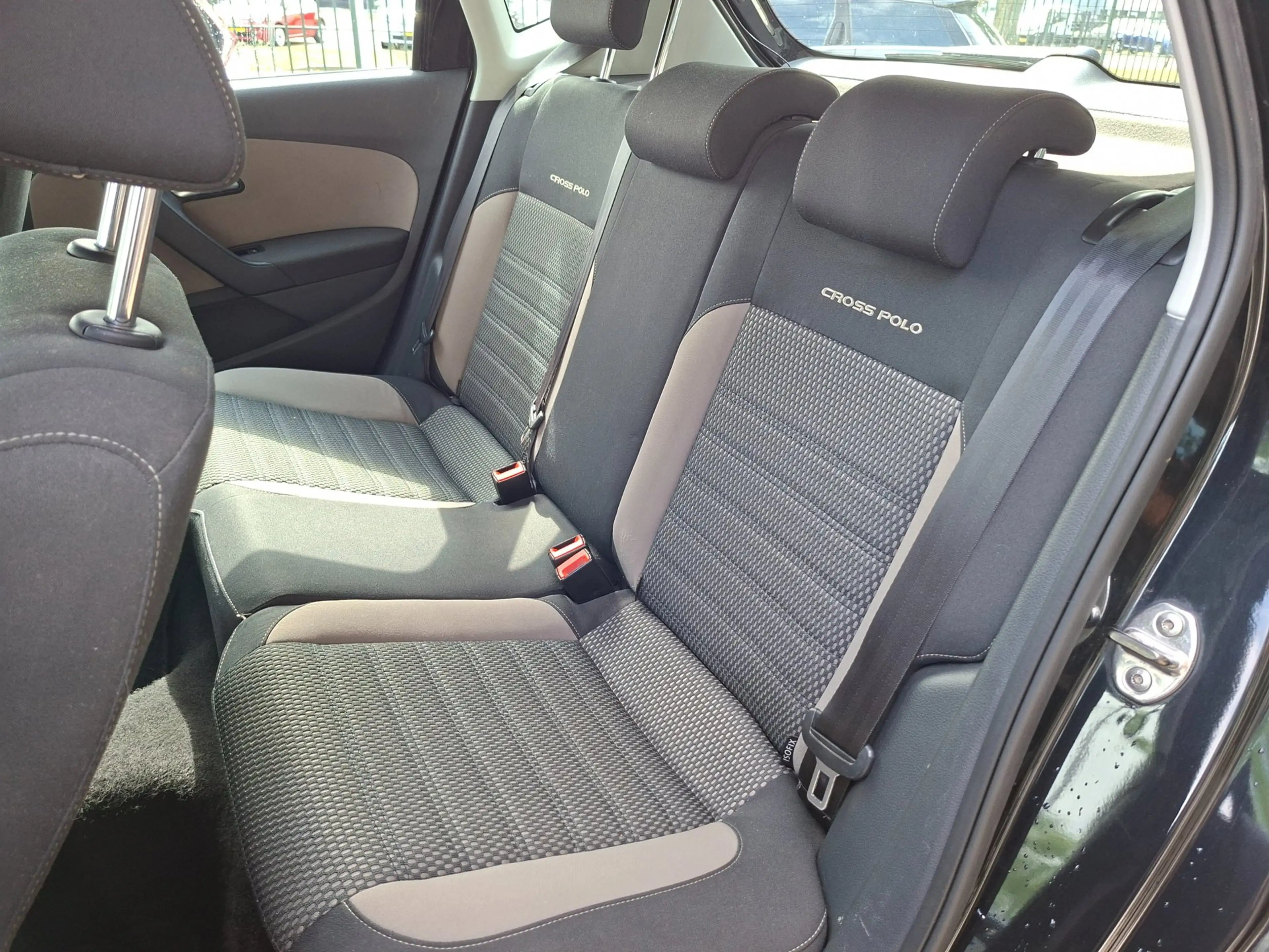 Volkswagen Polo Cross 1.2 TSI Clima Pdc Camera Cruise — photo 9