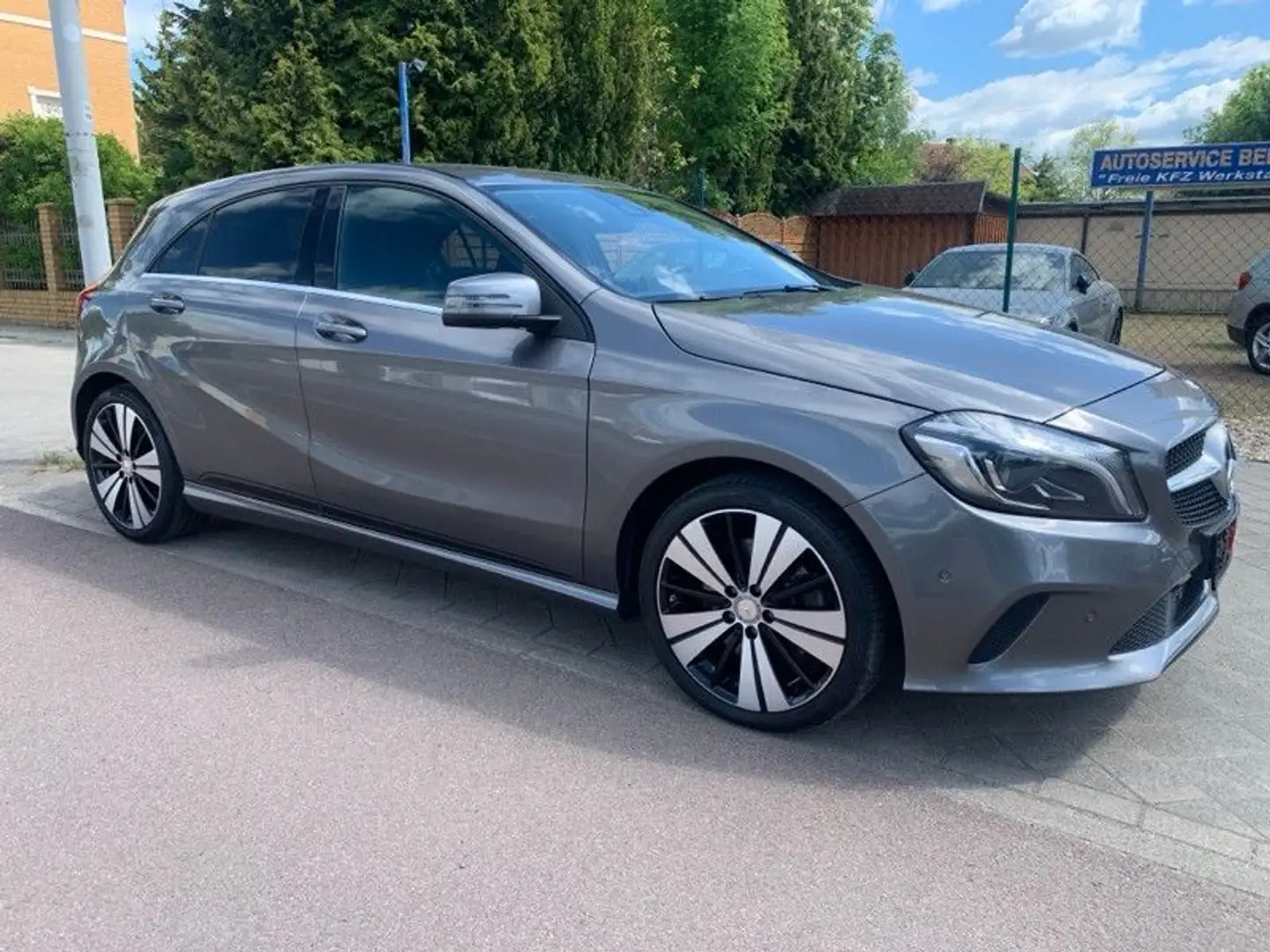 Mercedes-Benz A 250 Allrad, 67964km, Navi, Tempomat, Leder Gris - 1