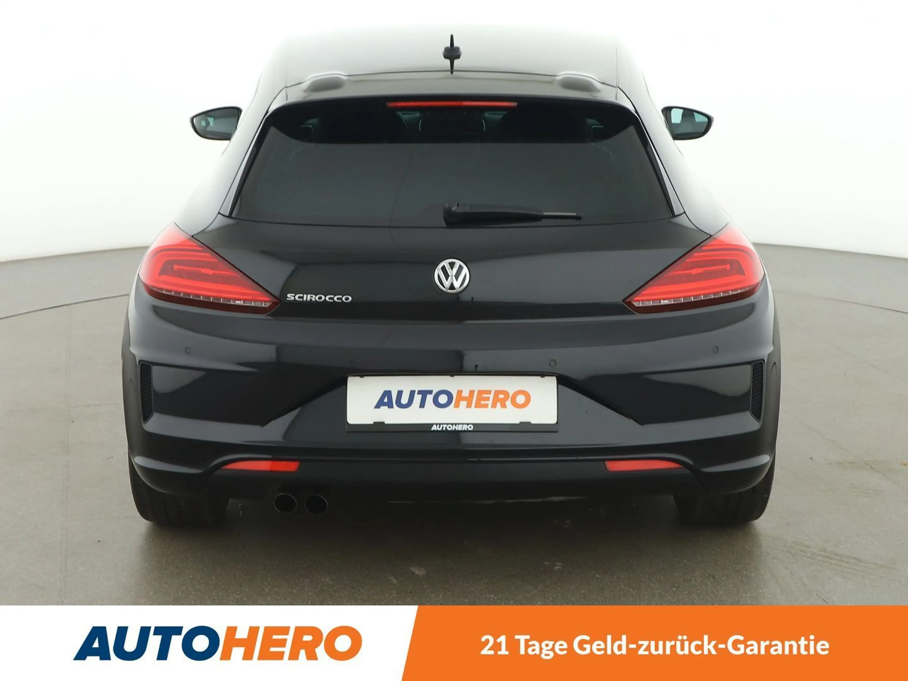 Volkswagen Scirocco 2.0 TSI Sport R-Line BMT *XENON*PDC*BT* — photo 5