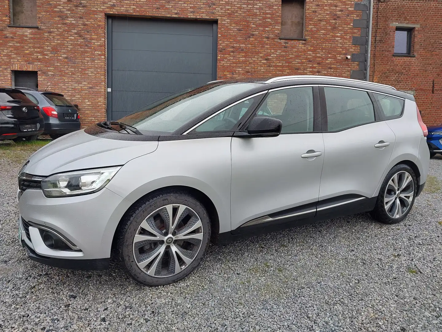 Renault Grand Scenic Grand Scénic 1.33 TCe Energy Limited Plateado - 2