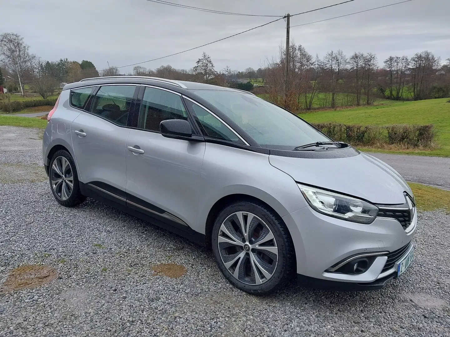 Renault Grand Scenic Grand Scénic 1.33 TCe Energy Limited Plateado - 1