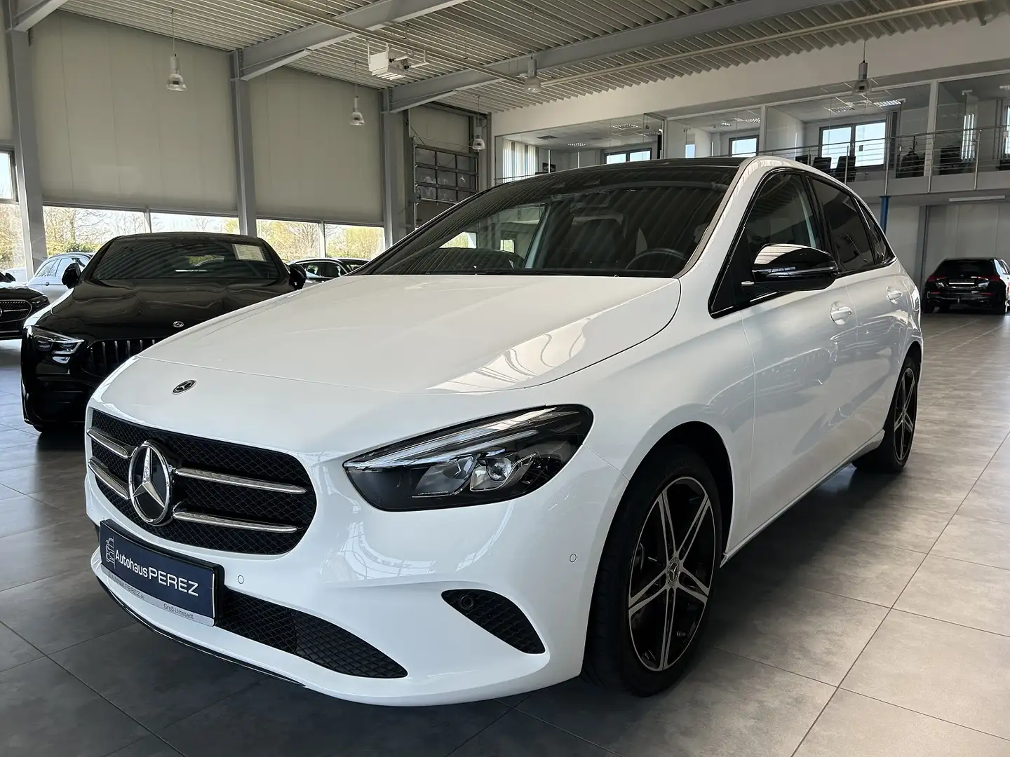 Mercedes-Benz B 250 e 8G LED-PANORAMA-AHK-KAMERA-BUSINESS Weiß - 2