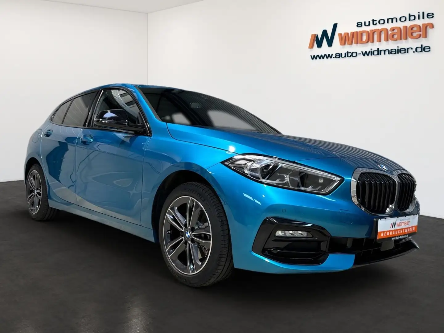 BMW 118 d Sportautomatic Sport Line - AHK/HeadUp/17LM Blau - 2