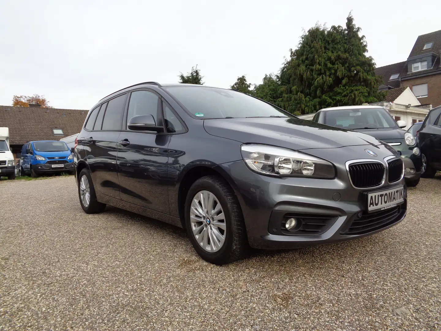 BMW 218 218 d Automatik - Anhängerkupplung Grau - 1