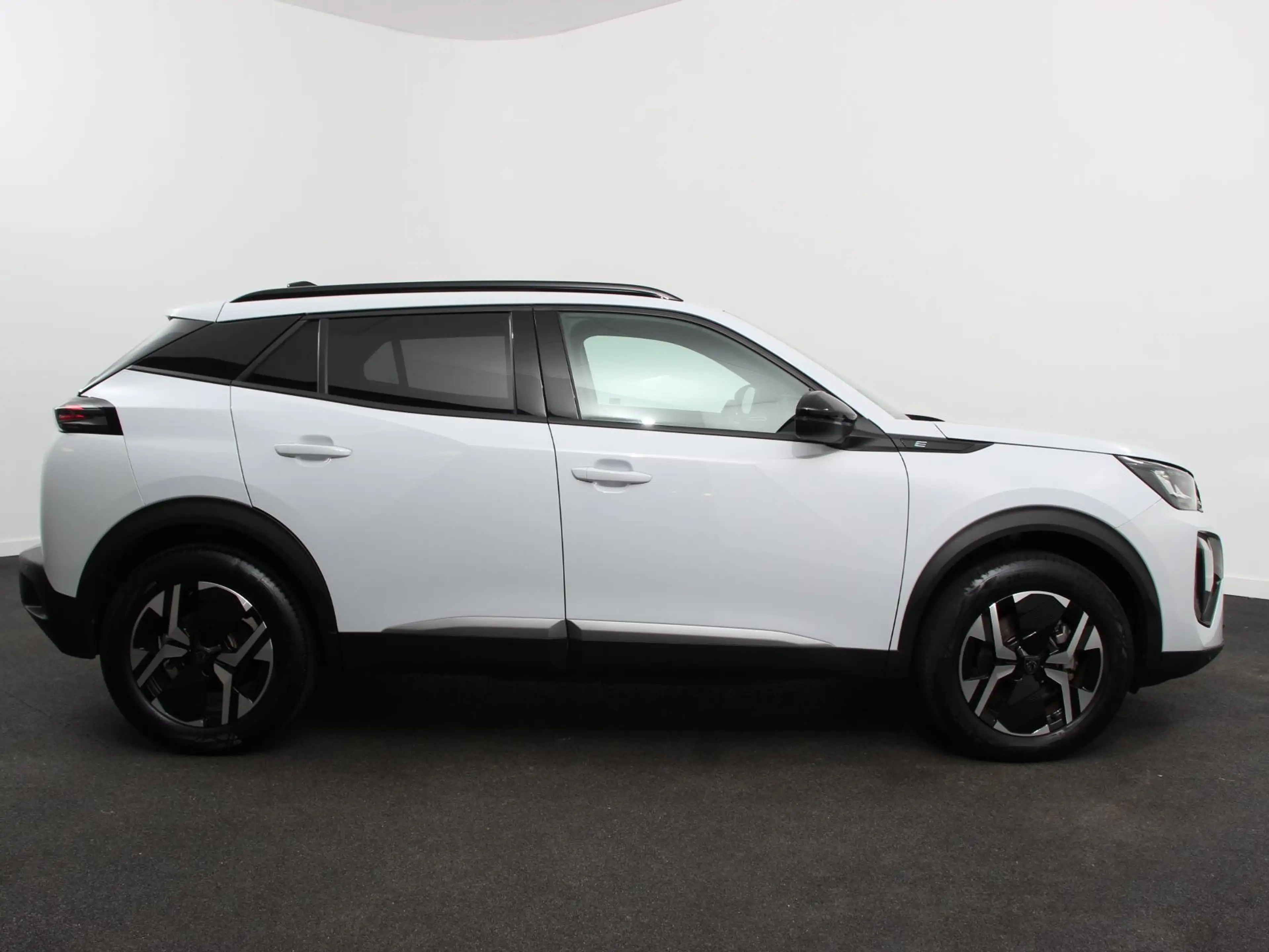Peugeot e-2008 EV Allure Pack 54 kWh Navigatie Apple Carplay/Andr — photo 7