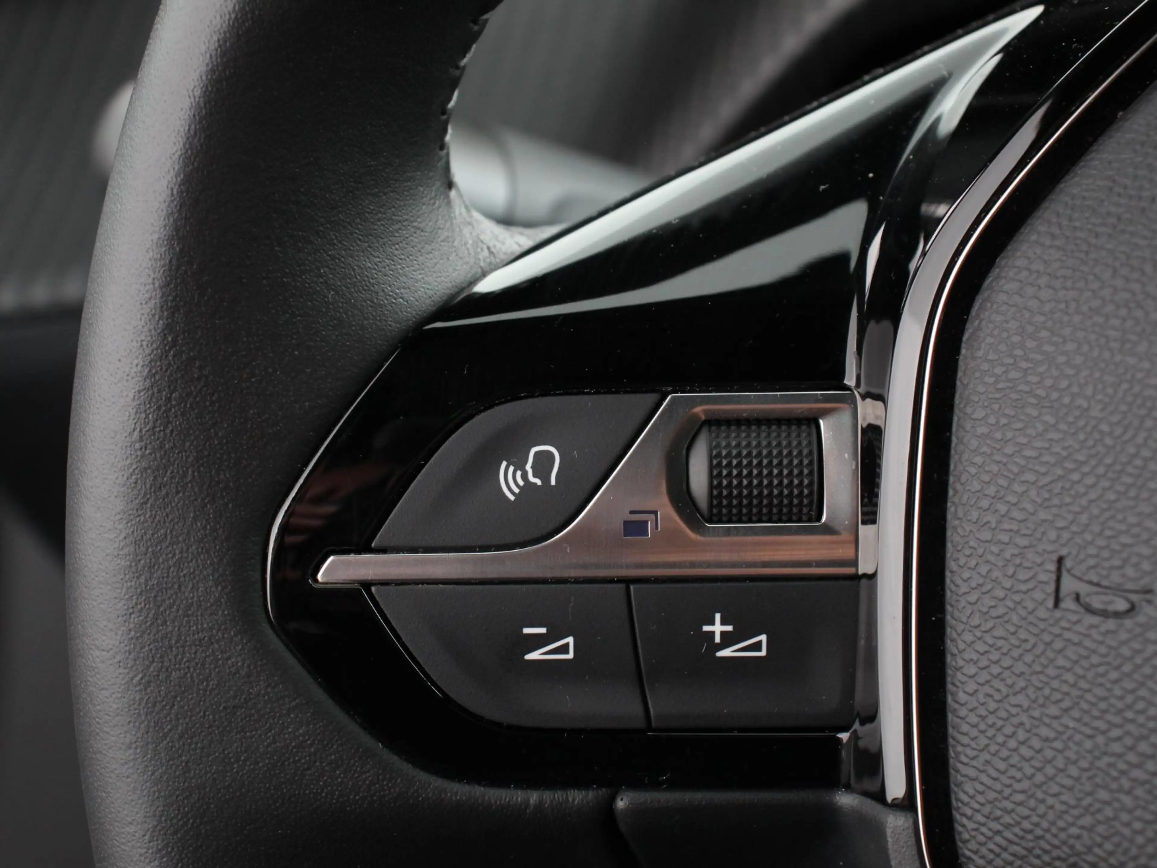 Peugeot e-2008 EV Allure Pack 54 kWh Navigatie Apple Carplay/Andr — photo 14