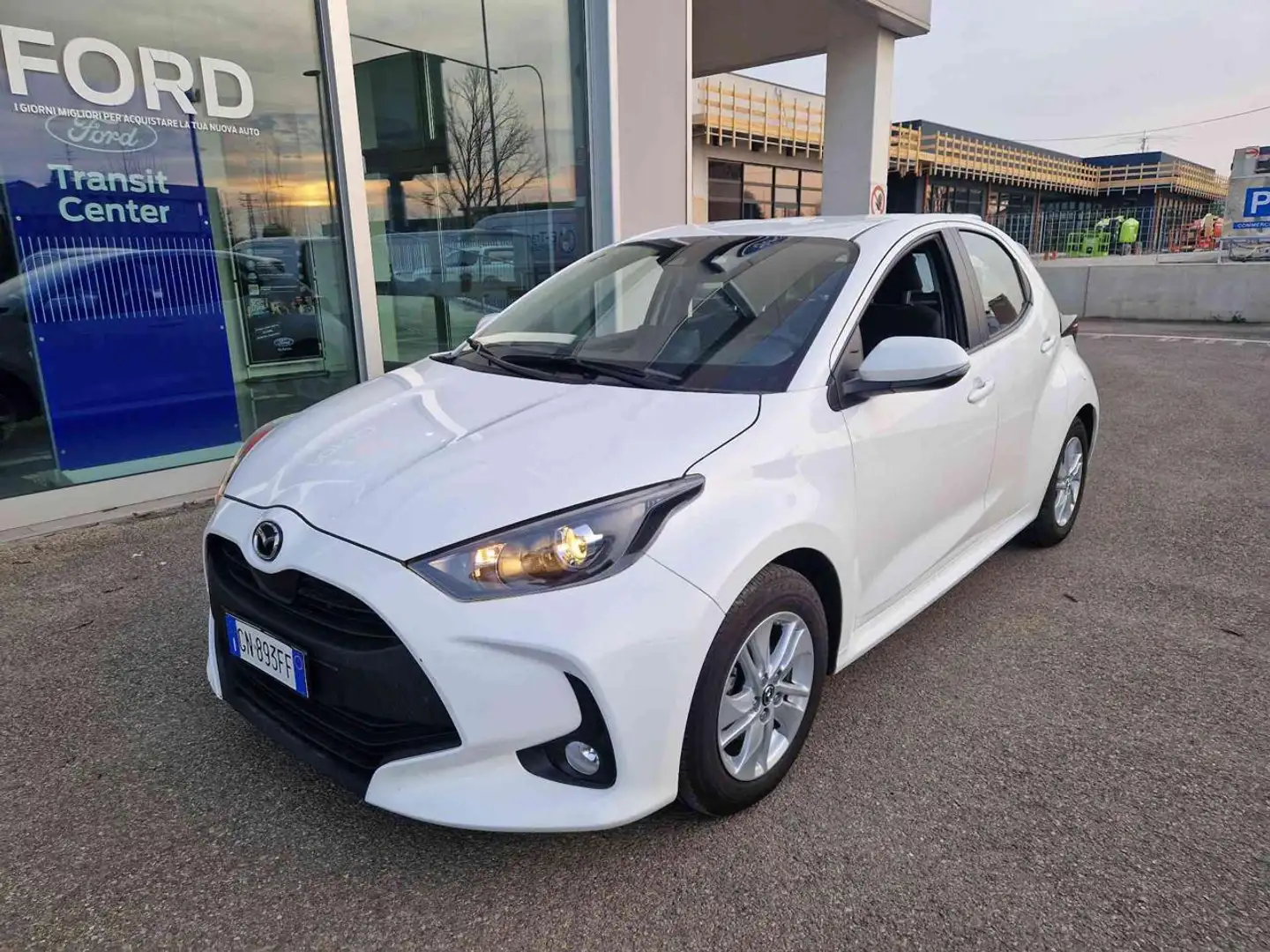 Mazda 2 FULL HYBRID AGILE 116CV Bianco - 1