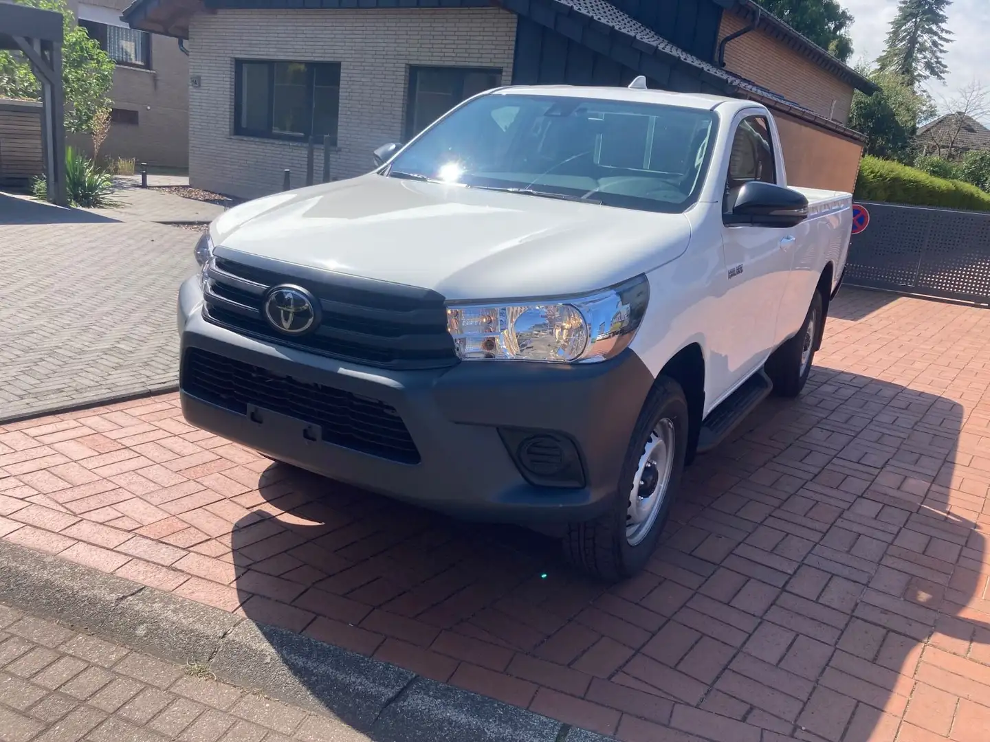 Toyota Hilux 2,8D-4D,Single Cab Schalter,Kamera,AC,4x4 - 2