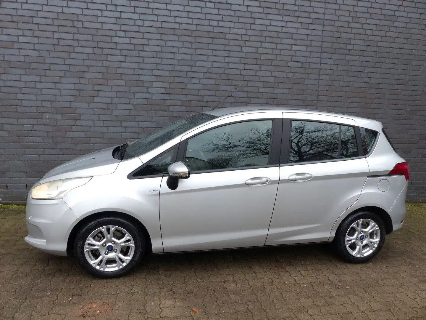 Ford B-Max B-MAX Sync Edition Automatik/nur  6TKM/1.Hd/PDC Silber - 1