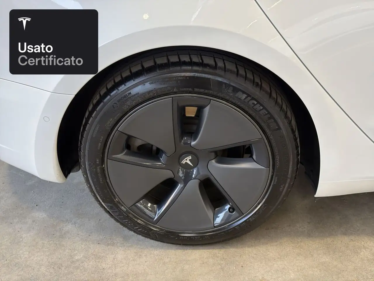 2021 Tesla Model 3 Long Range AWD, photograph 10