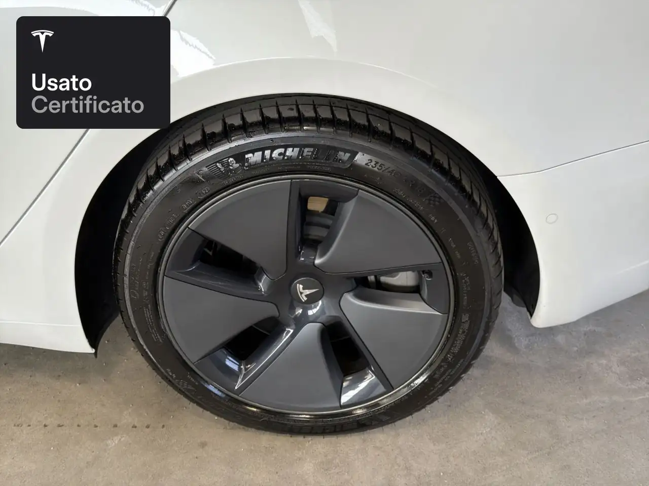 2021 Tesla Model 3 Long Range AWD, photograph 6