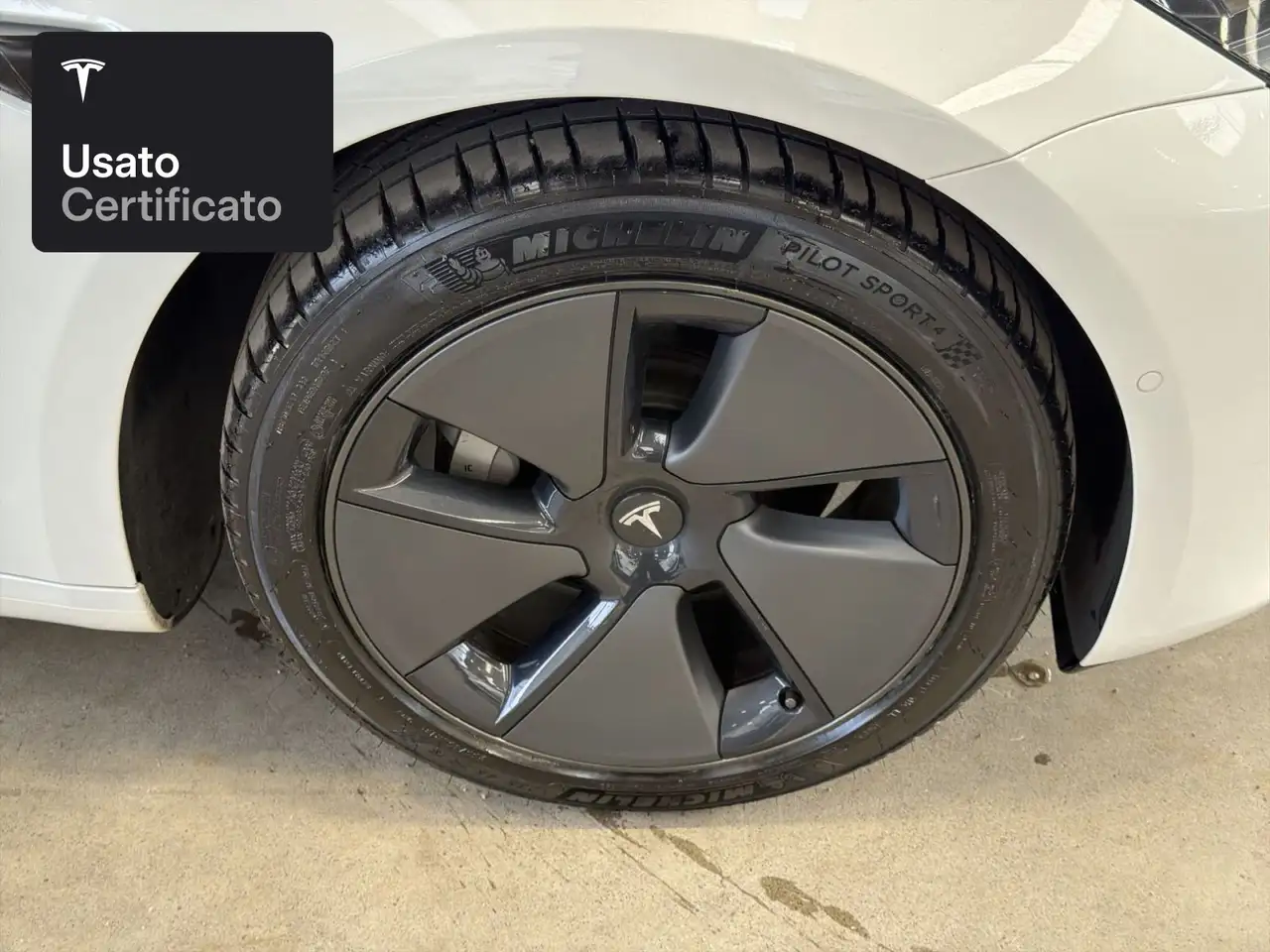 2021 Tesla Model 3 Long Range AWD, photograph 11
