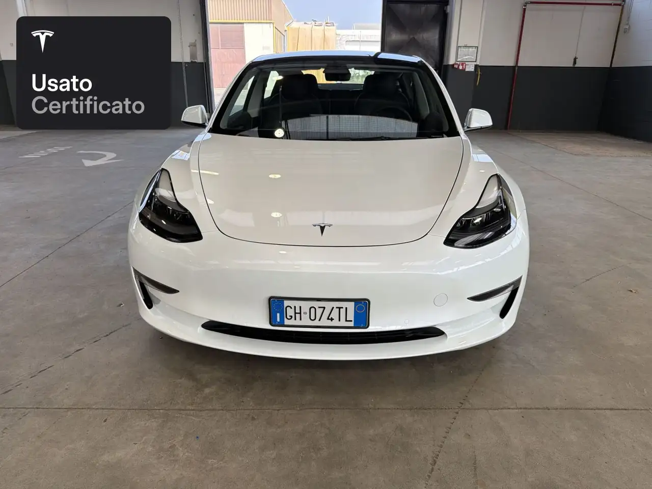 2021 Tesla Model 3 Long Range AWD, photograph 3