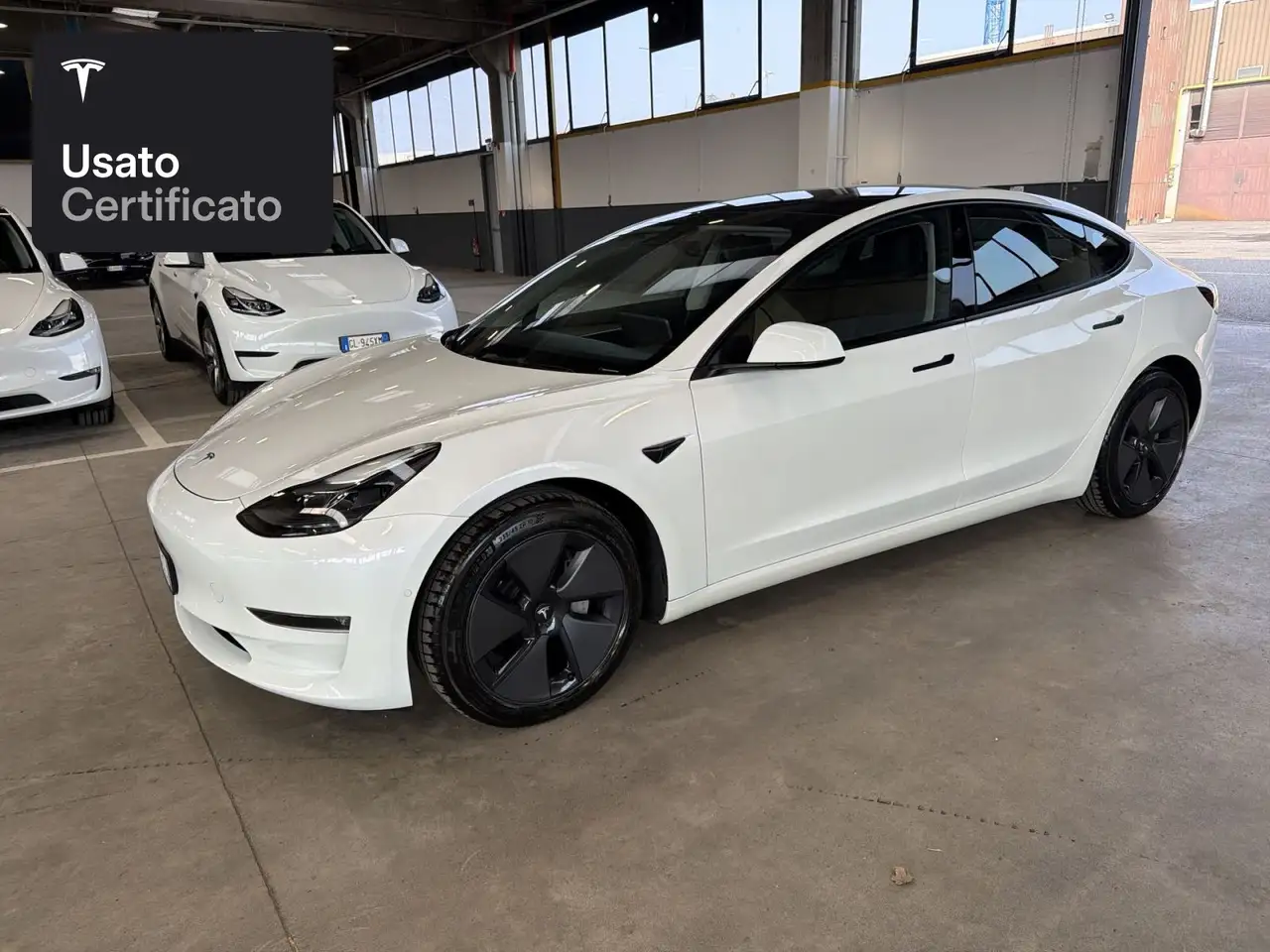 2021 Tesla Model 3 Long Range AWD, photograph 4