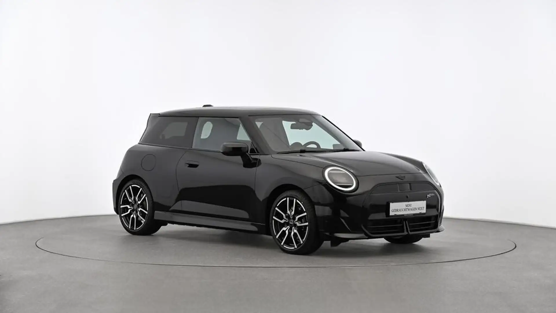 MINI Cooper SE Schwarz - 1