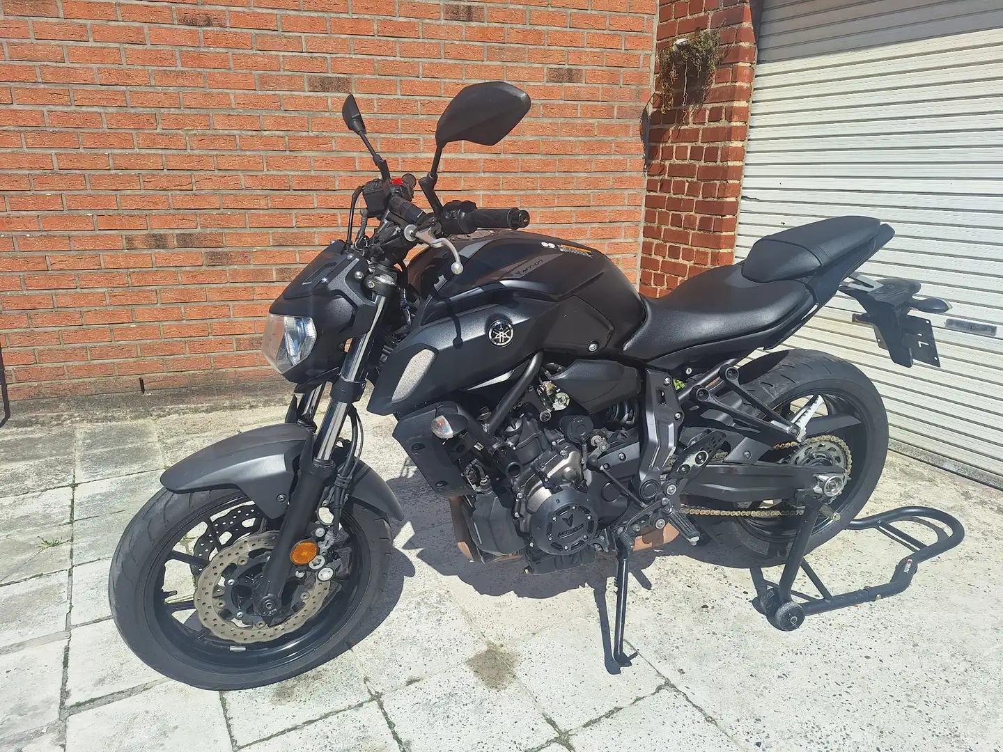 Yamaha MT-07 Negro - 1
