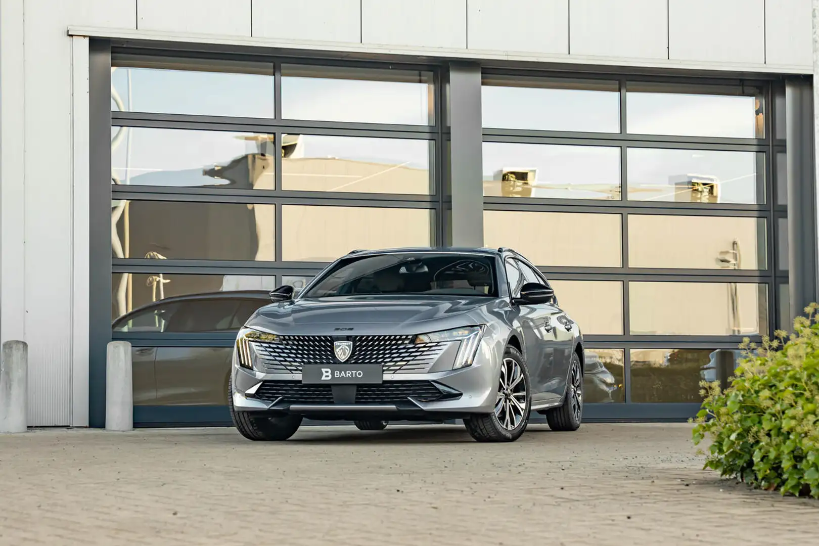 Peugeot 508 SW | 130 PK | Automaat | Camera | Navi | Dodeho... Grijs - 1