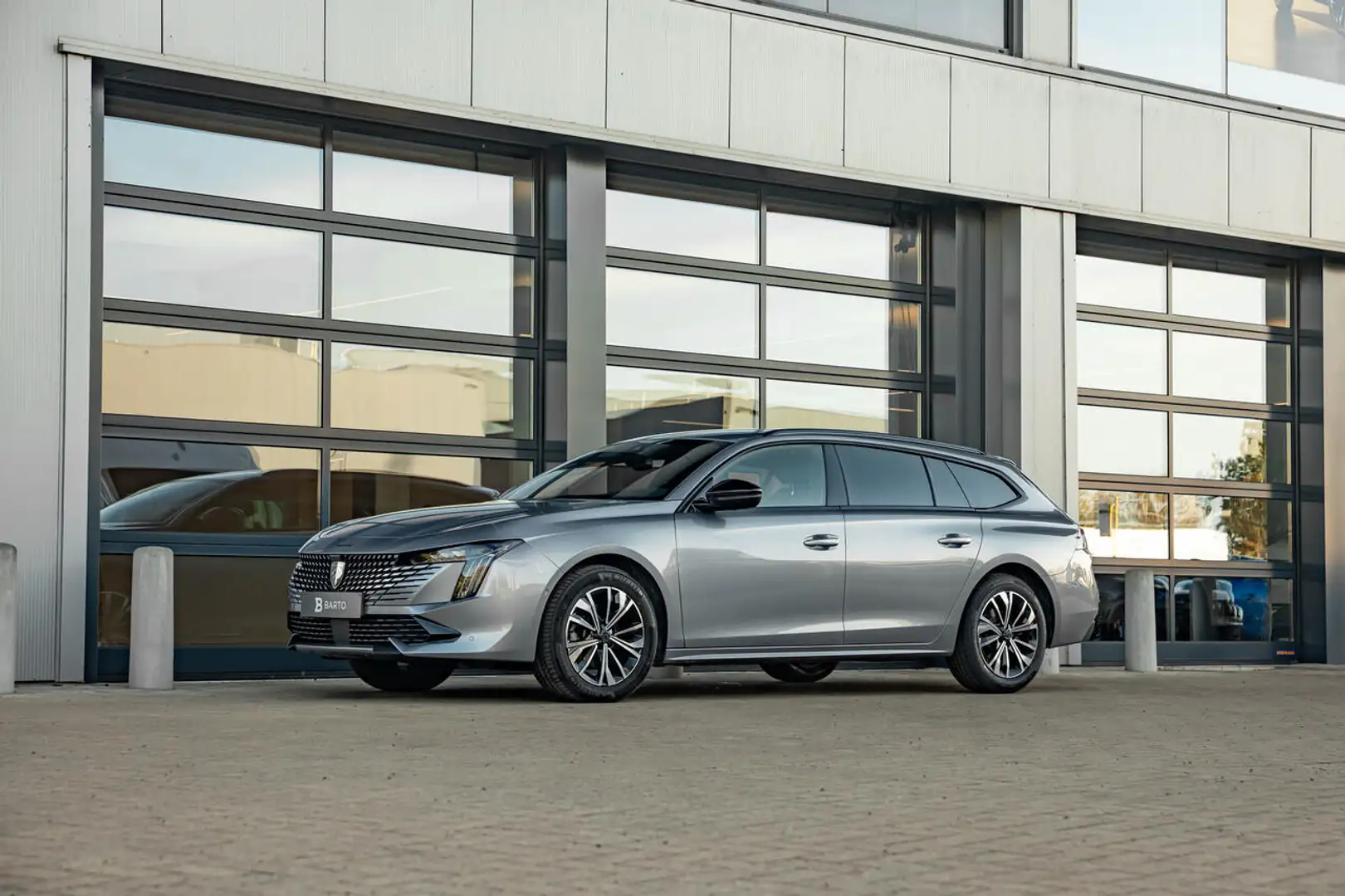 Peugeot 508 SW | 130 PK | Automaat | Camera | Navi | Dodeho... Grijs - 2