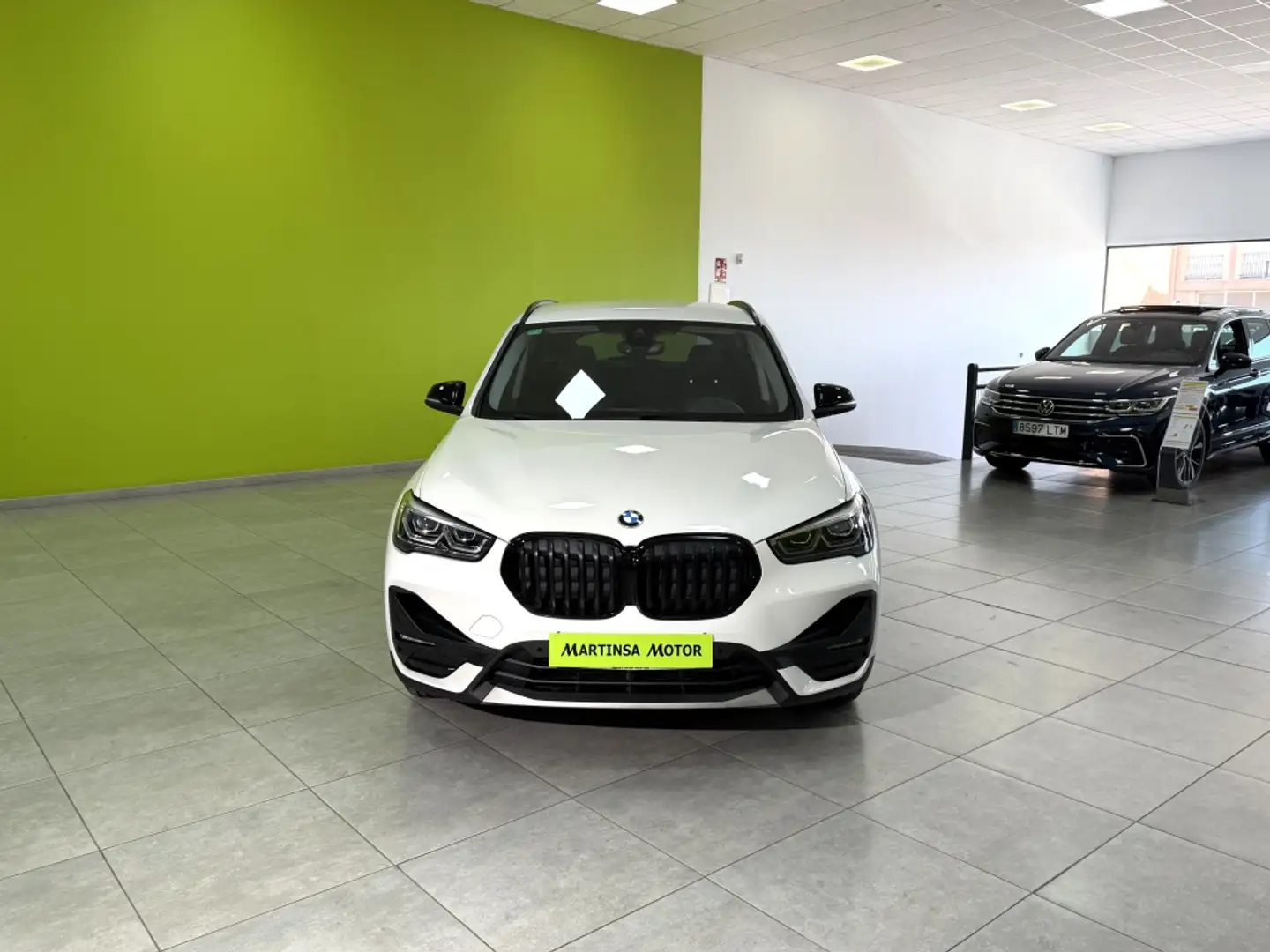 BMW X1 sDrive 18dA Corporate Blanco - 2