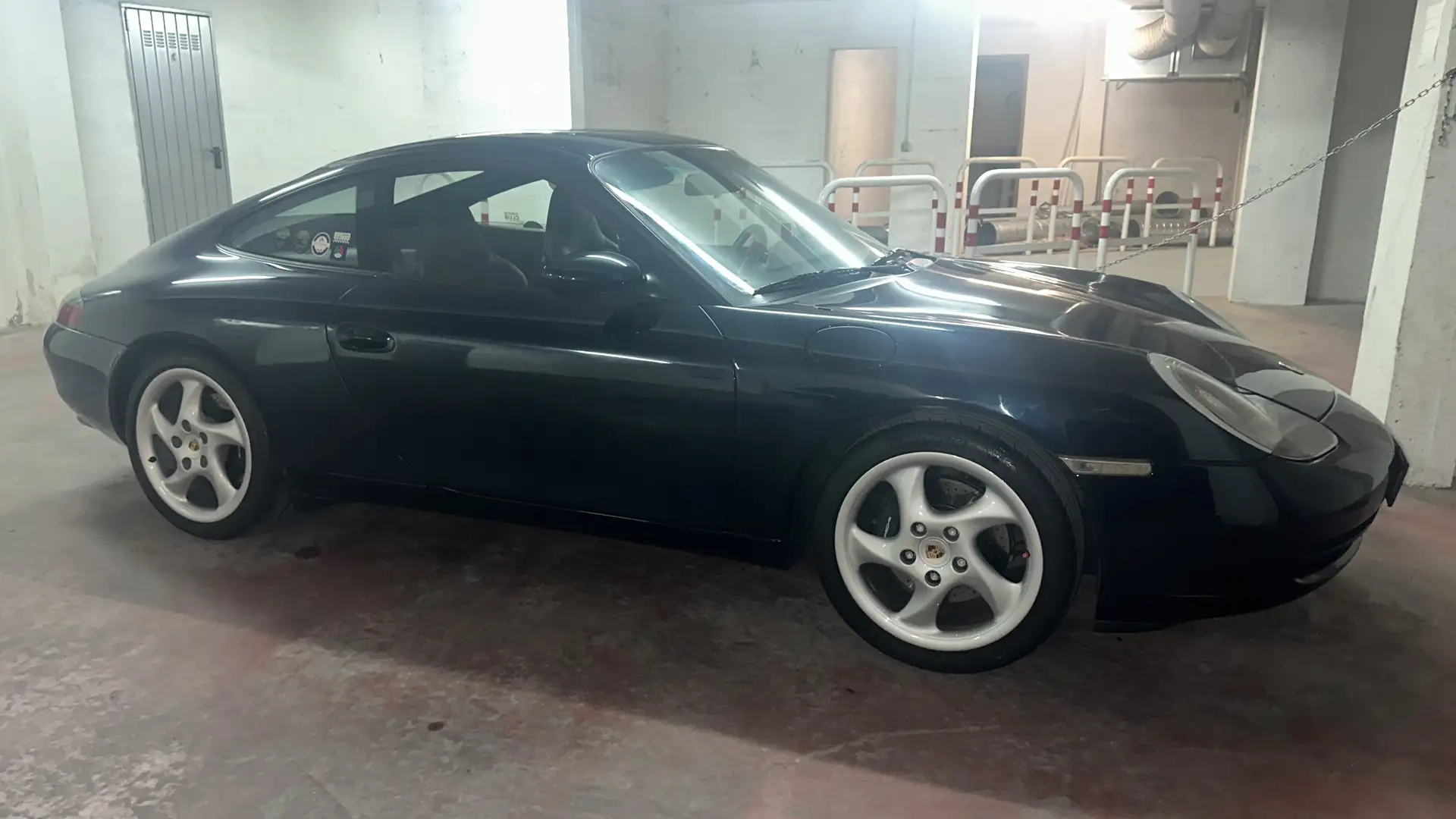 Porsche 996 Carrera 2 - 1