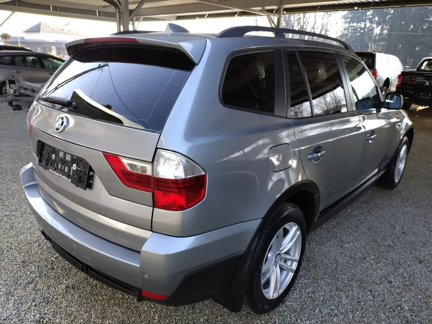 BMW X3 2.0d 4x4 !Navi/PDC! ! Serviceheft! Silber - 2