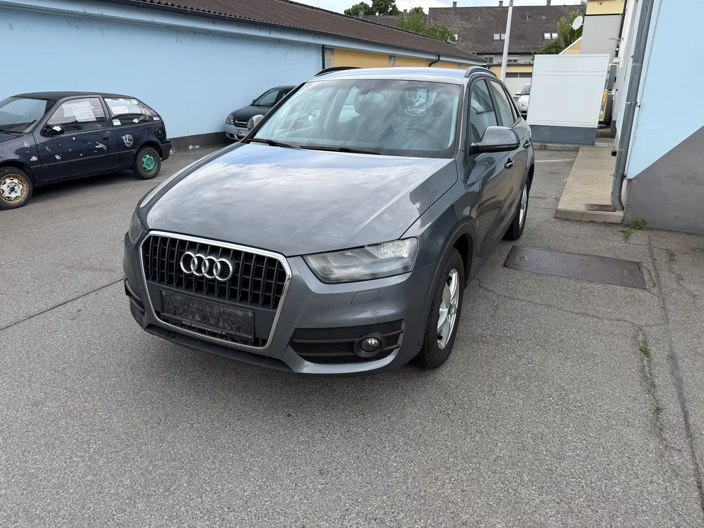 Audi Q3 2,0 TDI Style DPF Grau - 1