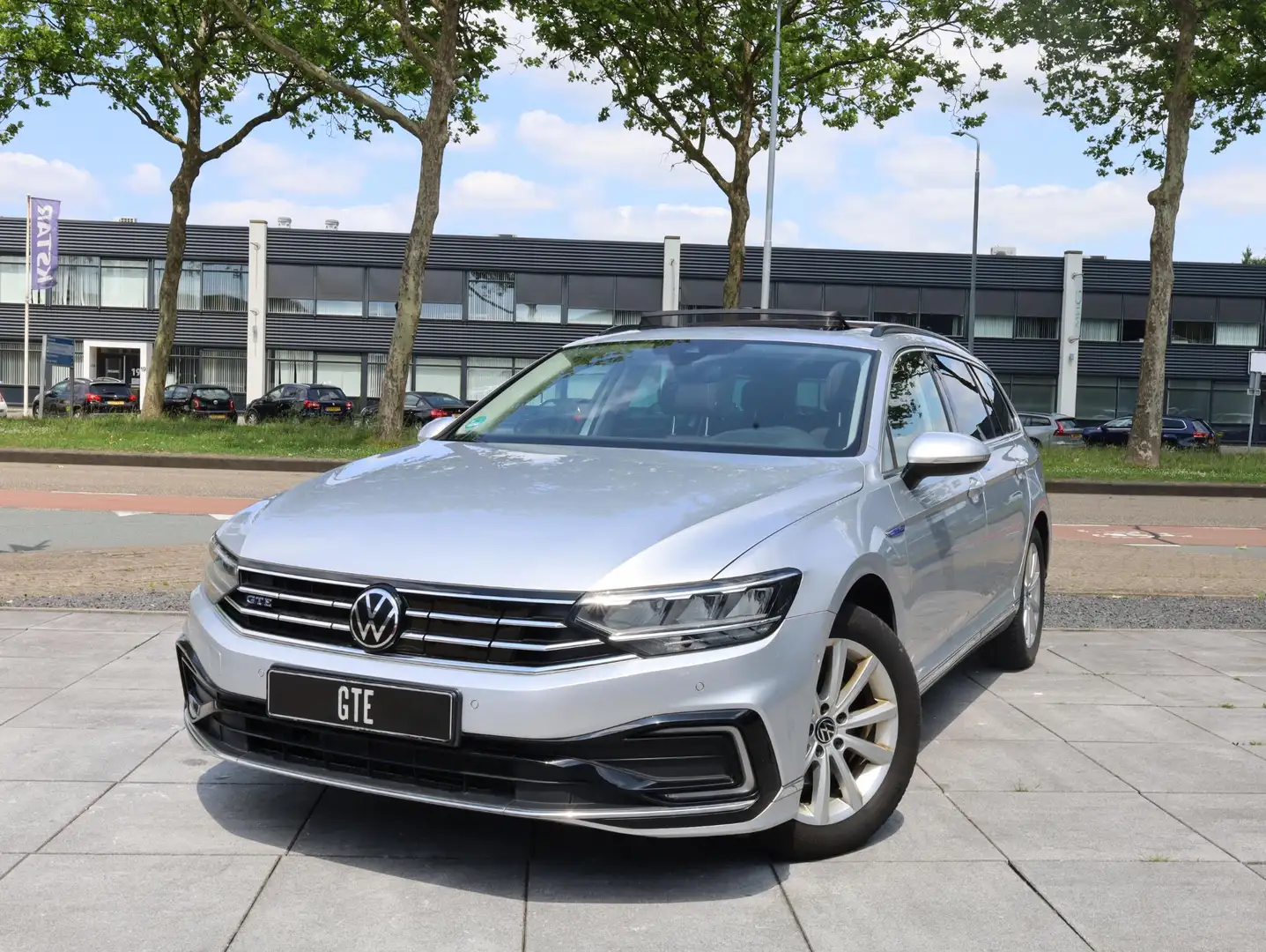 Volkswagen Passat Variant GTE Panodak | Head-up | Virtual | Keyless | Camera Zilver - 1