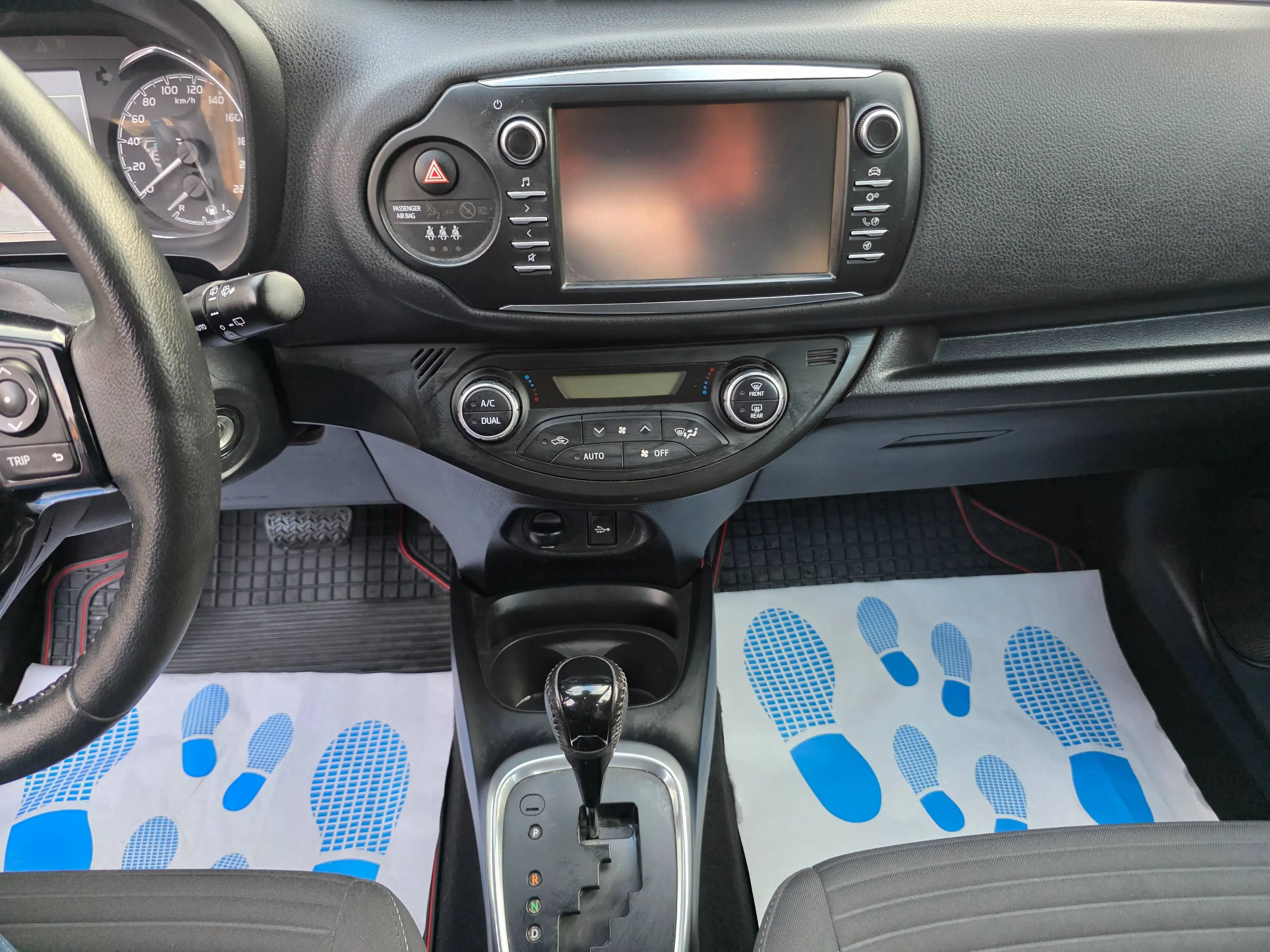 Toyota Yaris Yaris Hybrid 1.5 VVT-i Team Deutschland — photo 12