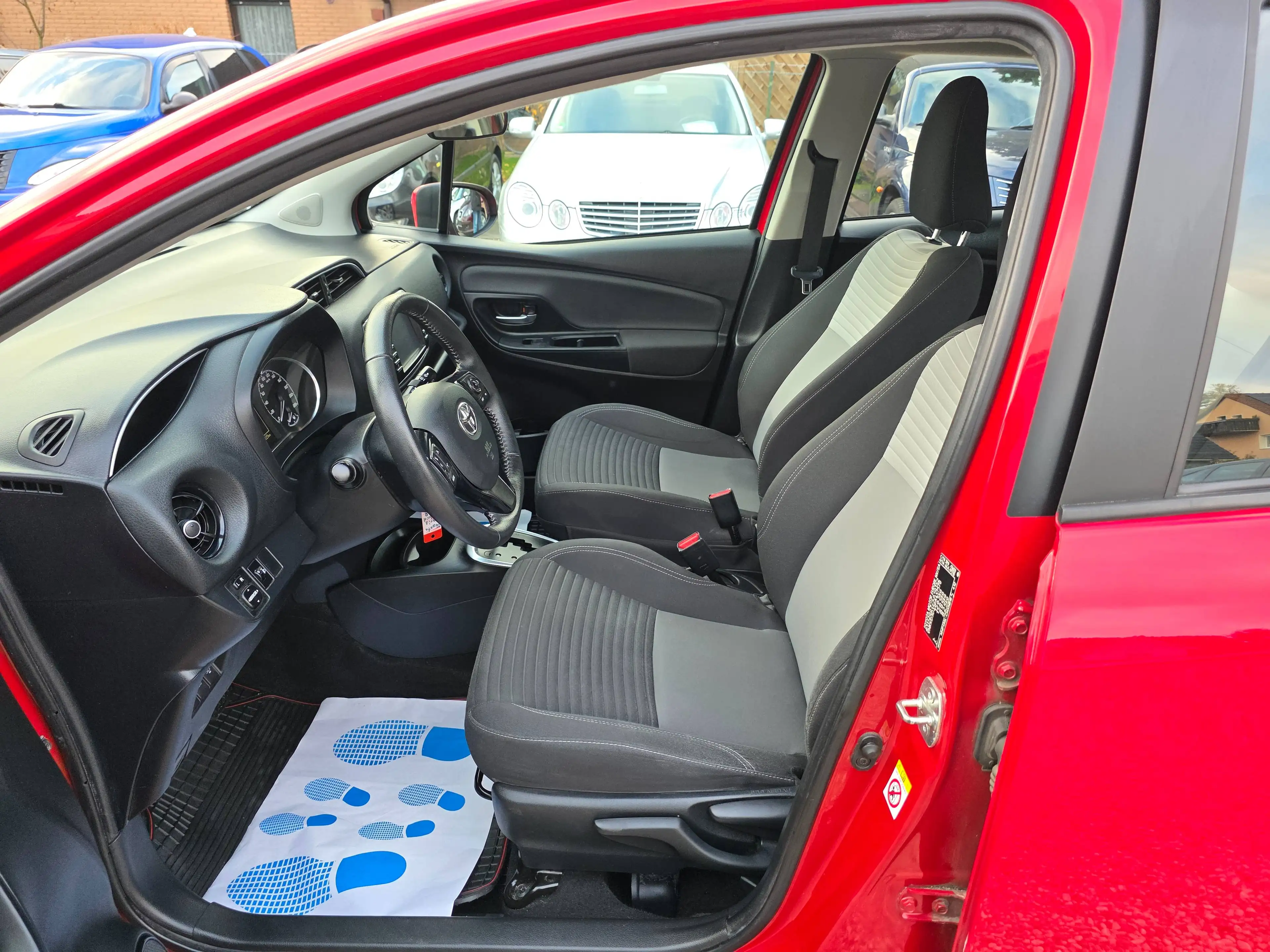 Toyota Yaris Yaris Hybrid 1.5 VVT-i Team Deutschland — photo 9