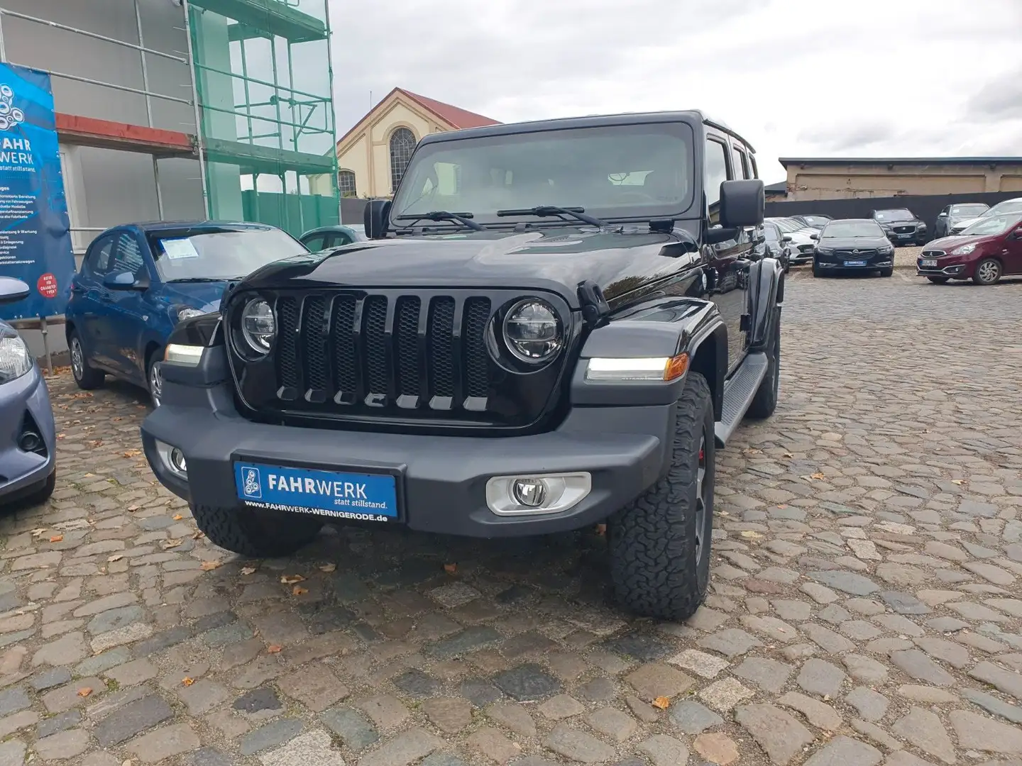 Jeep Wrangler / Wrangler Unlimited Sahara Schwarz - 1