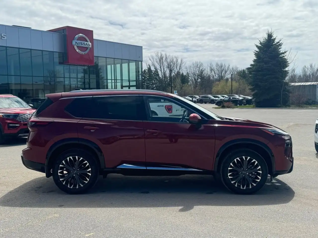 Nissan Rogue снимка Nissan Rogue