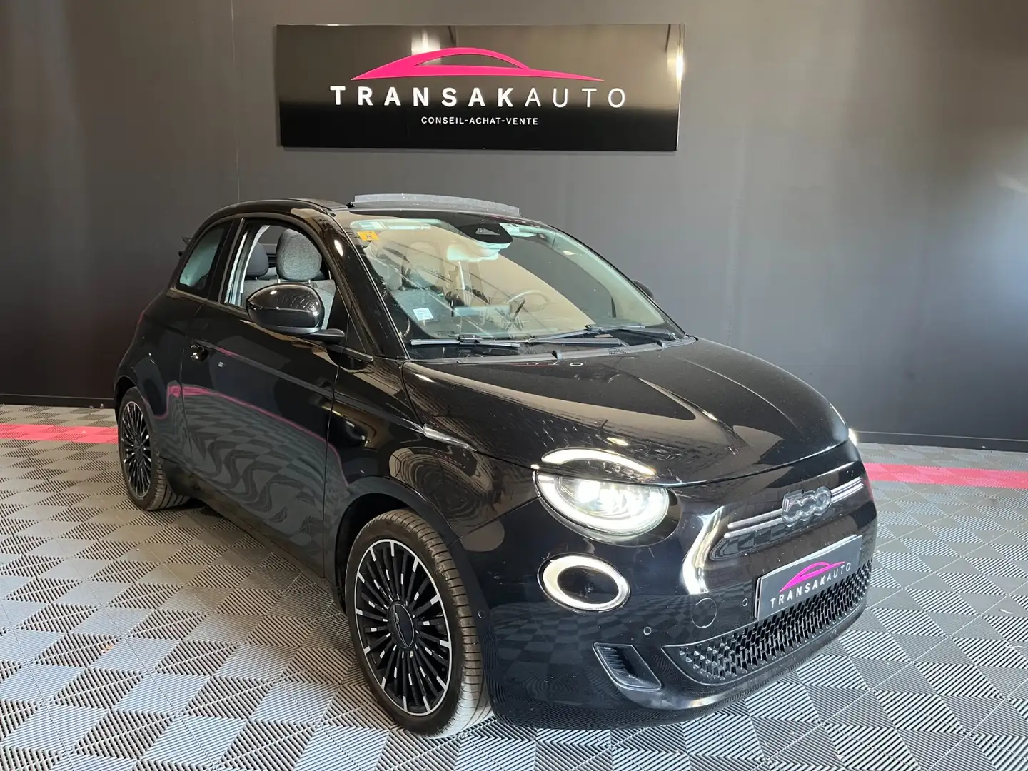 Fiat 500C 500C e 118 ch Icône Plus Schwarz - 1