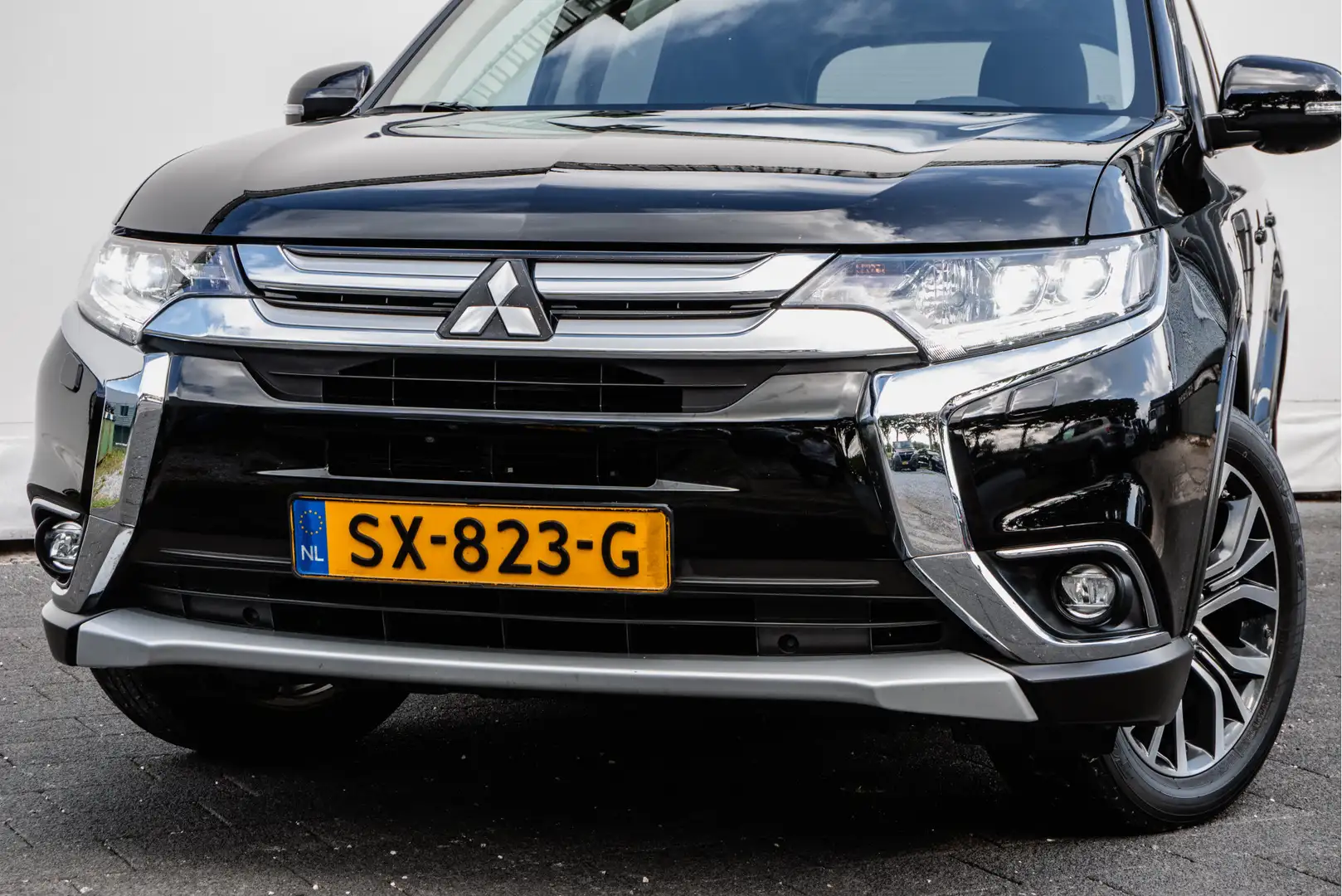 Mitsubishi Outlander 2.0 150pk Aut. Connect Pro Trekhaak/ Camera/ Rockf Zwart - 2