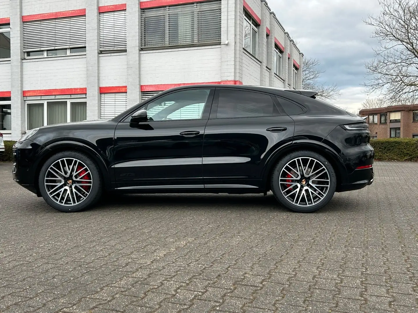 Porsche Cayenne Coupe GTS 4.0 InnoDrive Massage Prod2025 Noir - 2