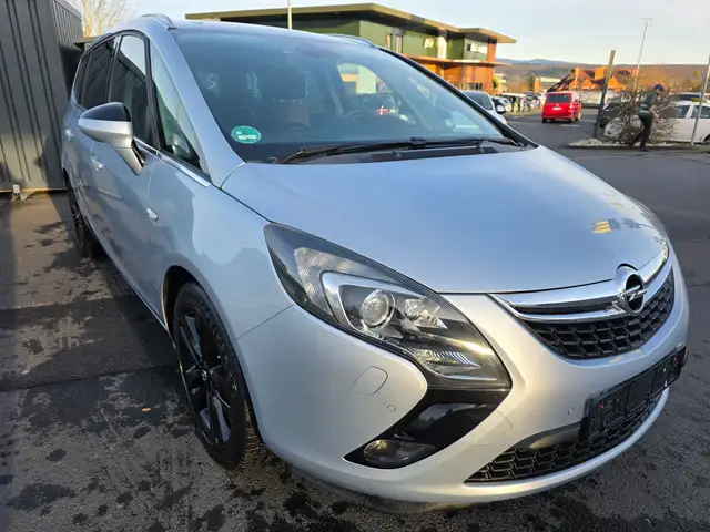 Opel Zafira Tourer Innovation (8xbereift)