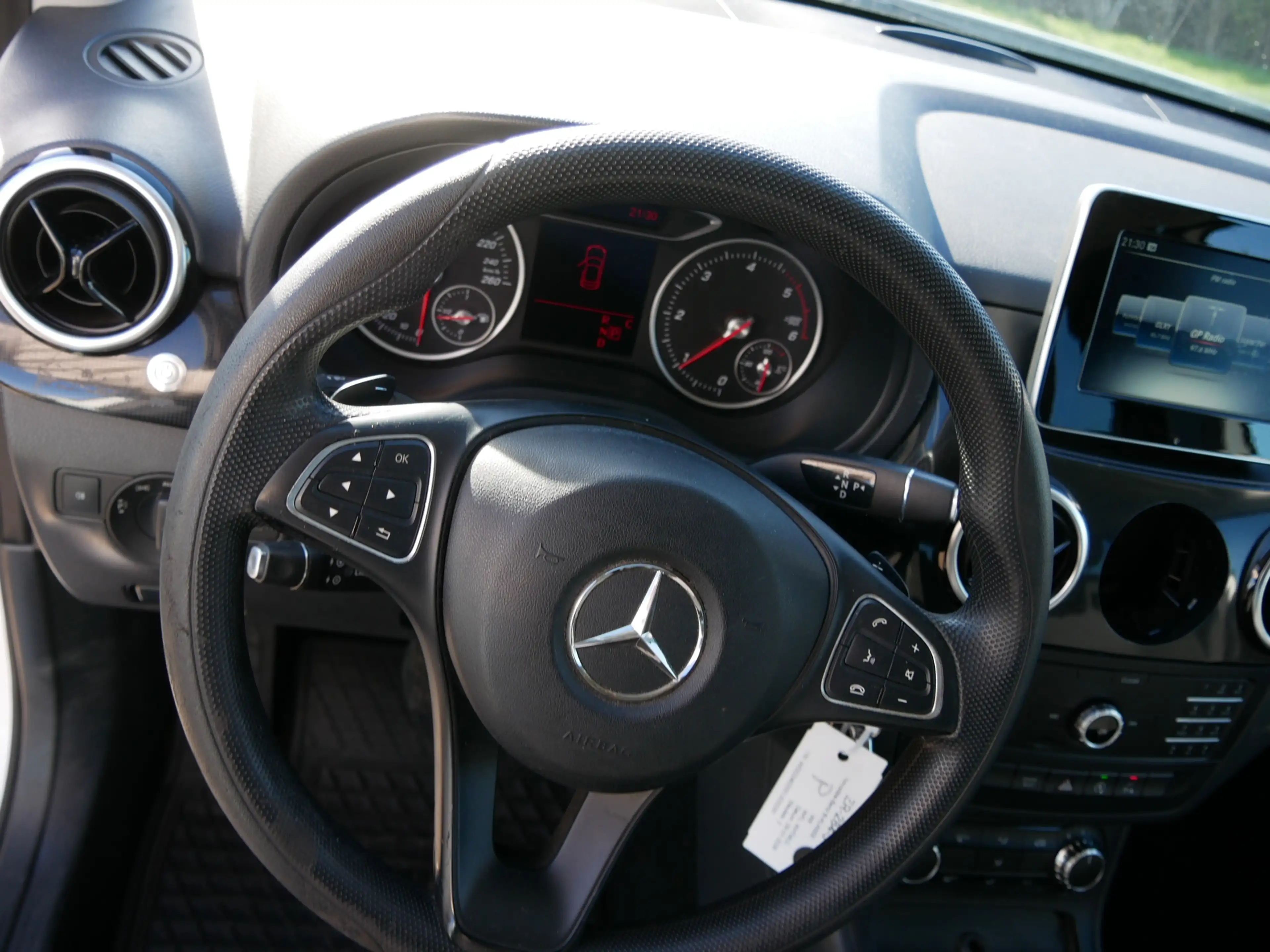 Mercedes-Benz B 220 d Ambition AUT ** EX POLICE MARGE CAR ** — photo 14