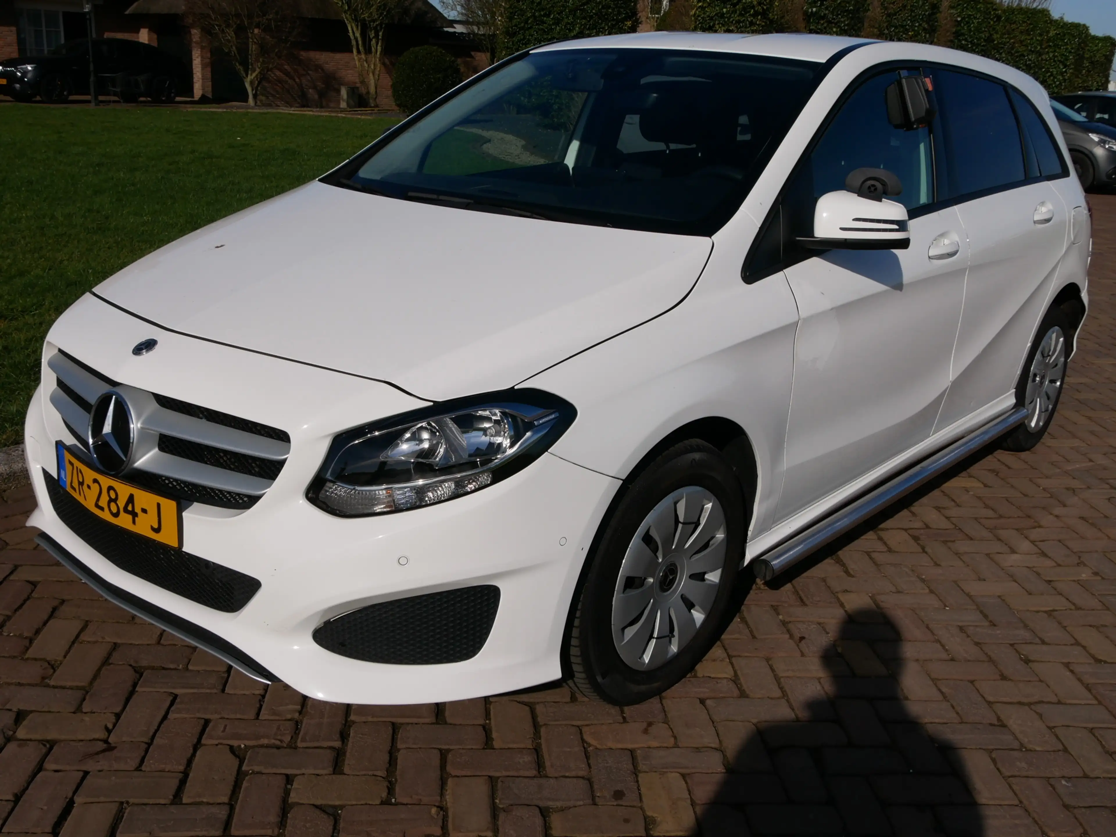 Mercedes-Benz B 220 d Ambition AUT ** EX POLICE MARGE CAR ** — photo 4