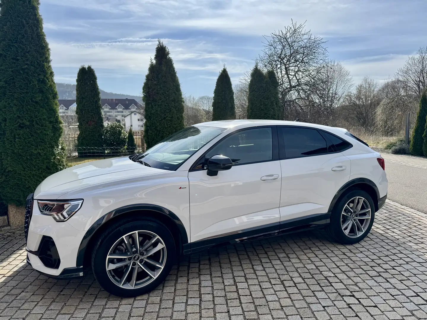 Audi Q3 40 TFSI Sportback quattro S tronic S LINE AHK, ASG Weiß - 2