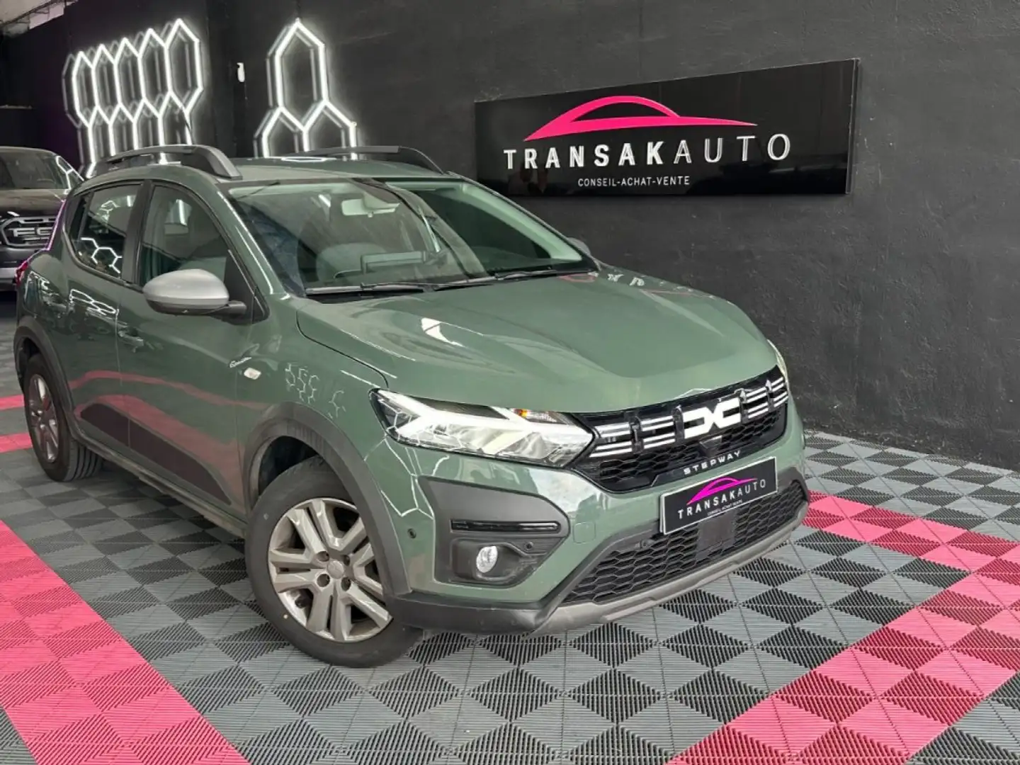 Dacia Sandero Stepway Expression ECO-G 100 ch ~ Radars AV AR ~ Caméra ~ Climatisation ~ Apple carplay ~ Feux automatique Groen - 1