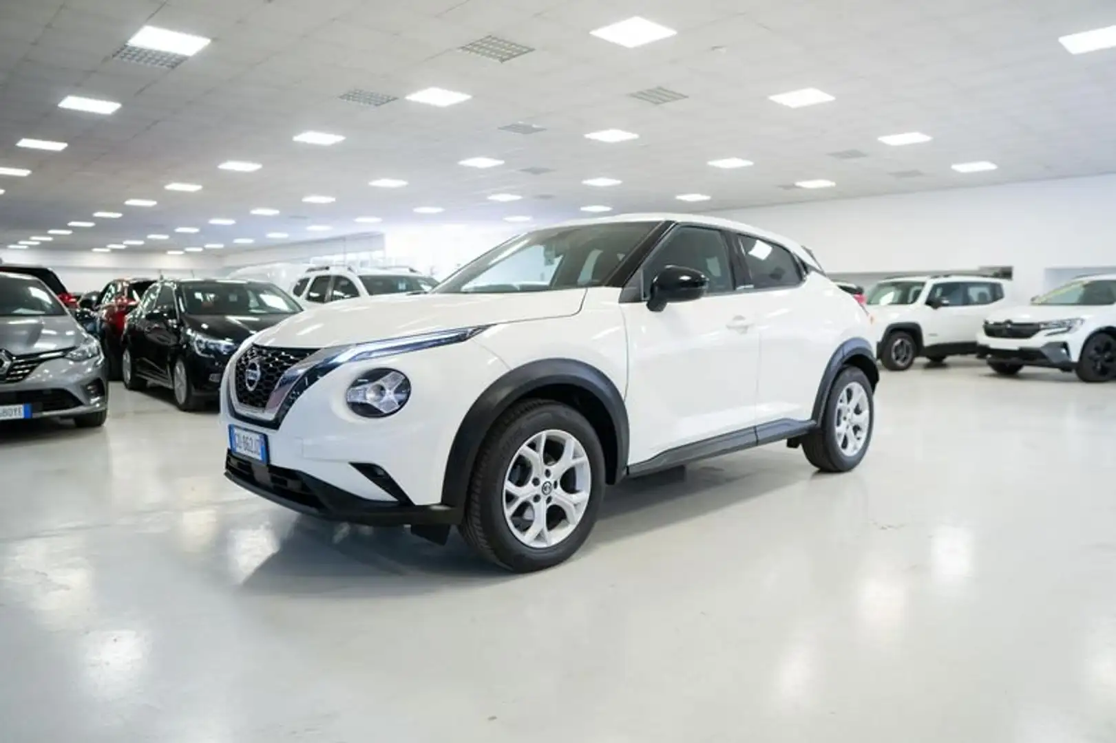 Nissan Juke 1.0 DIG-T 114 CV N-Connecta Bianco - 1