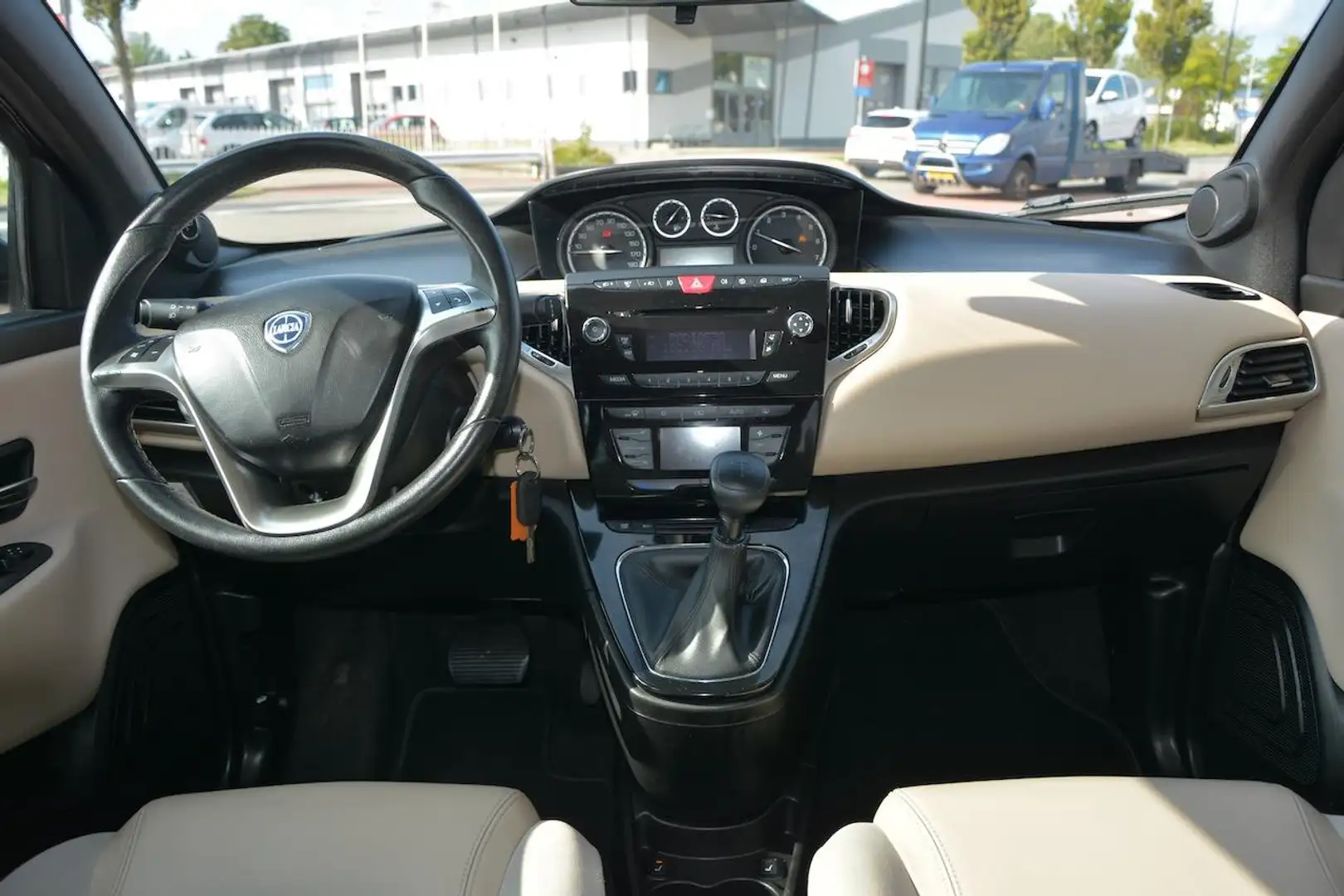 Lancia Ypsilon 0.9 TwinAir Platinum AUT|Clima|Leder|Stoelvw. Azul - 2