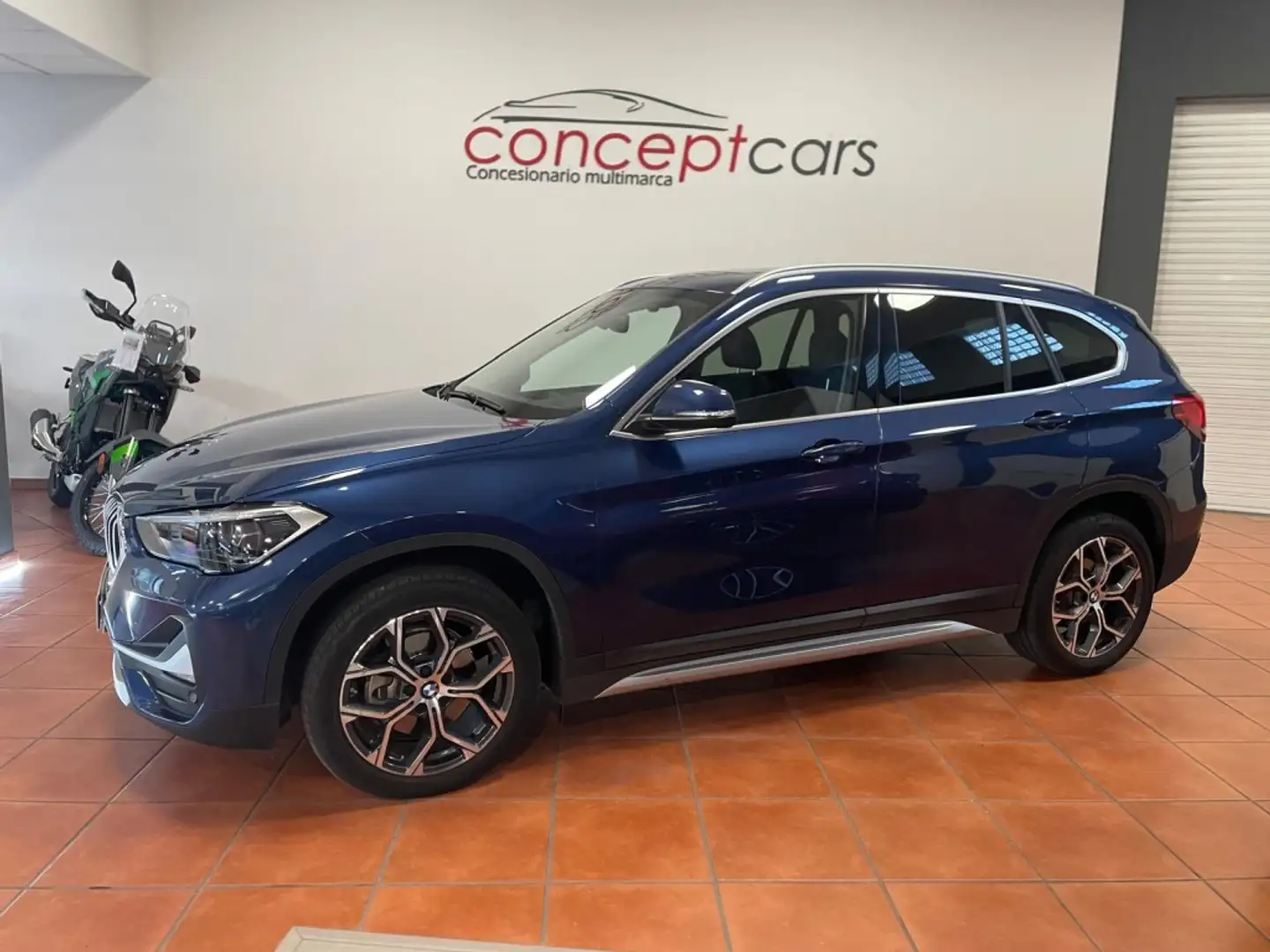 BMW X1 sDrive 18dA Azul - 2